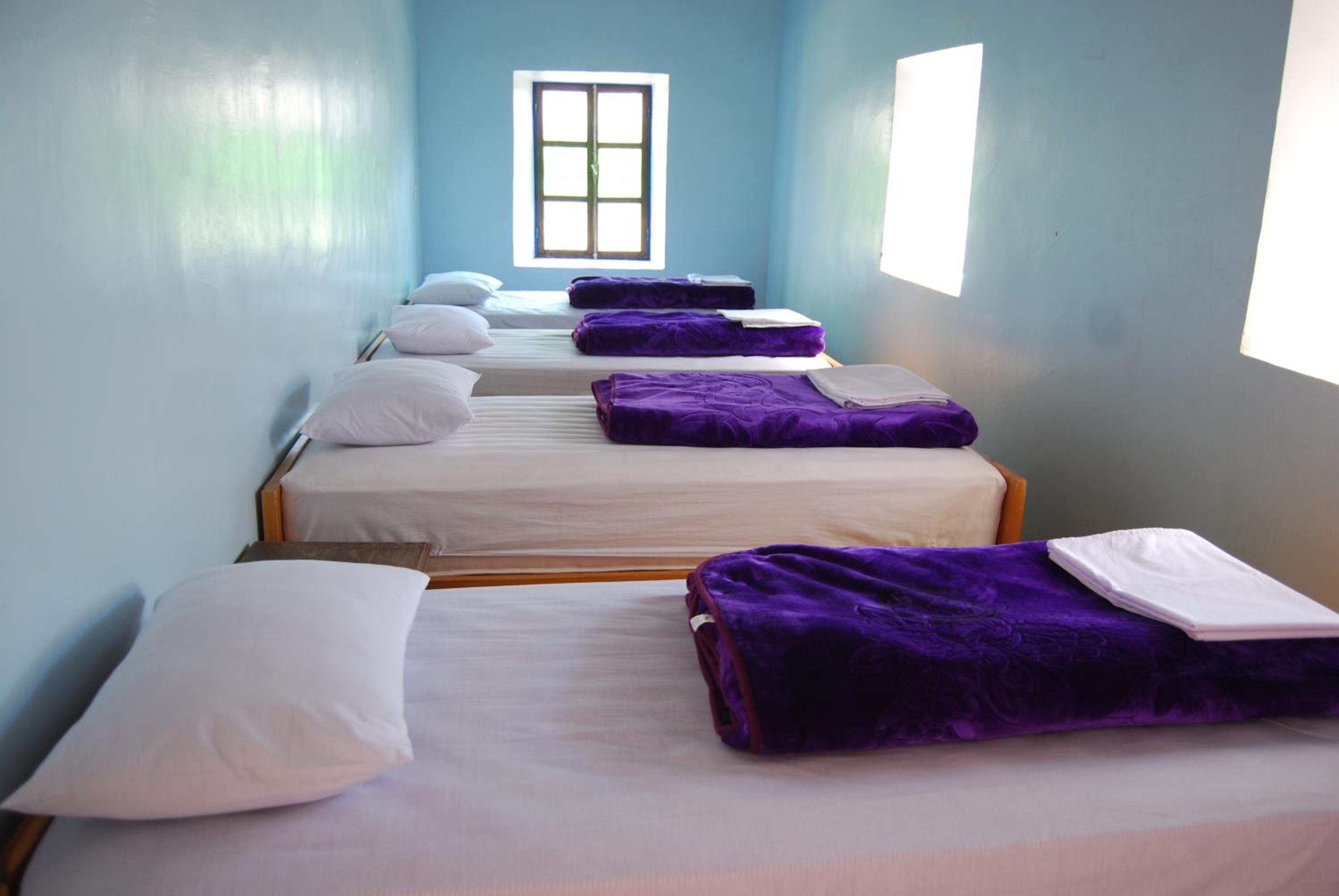 Economy Quadruple Room with Shared Bathroom photo 1