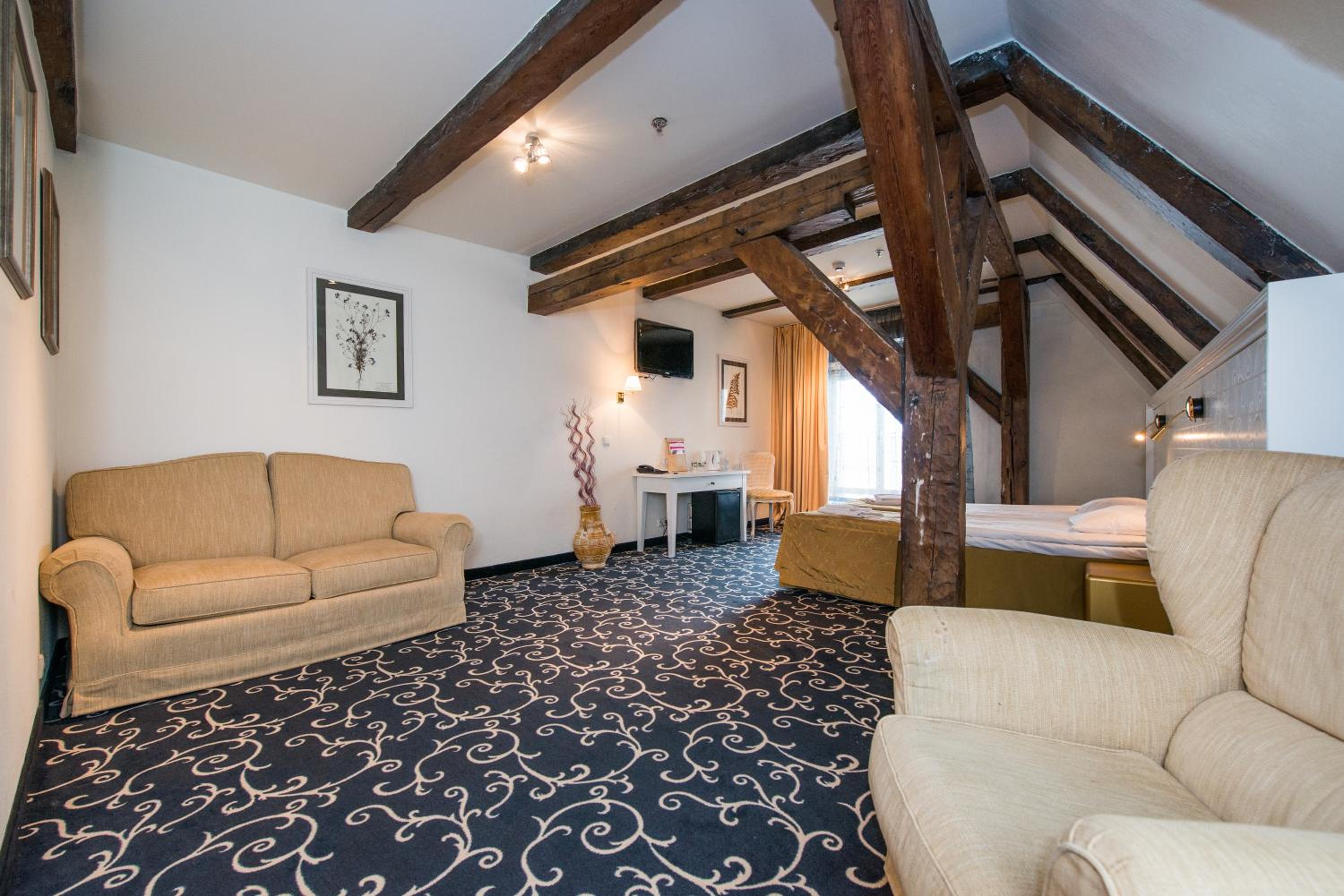 Deluxe Double Room - Attic with Free Parking - Photo 19