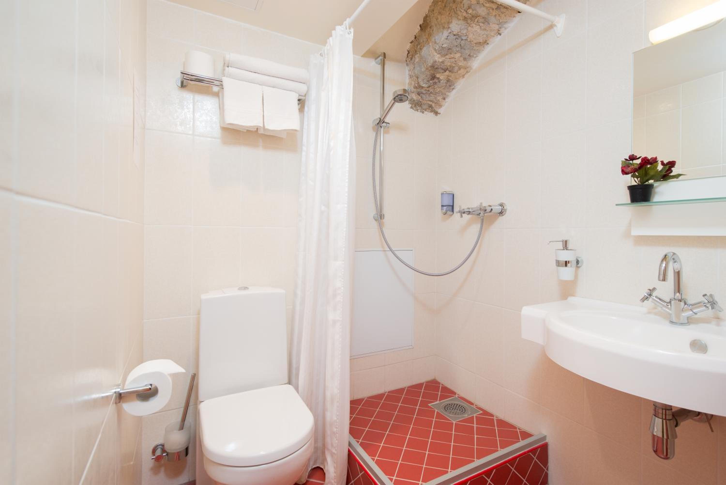 Superior Double or Twin Room with Free Parking - Photo 4