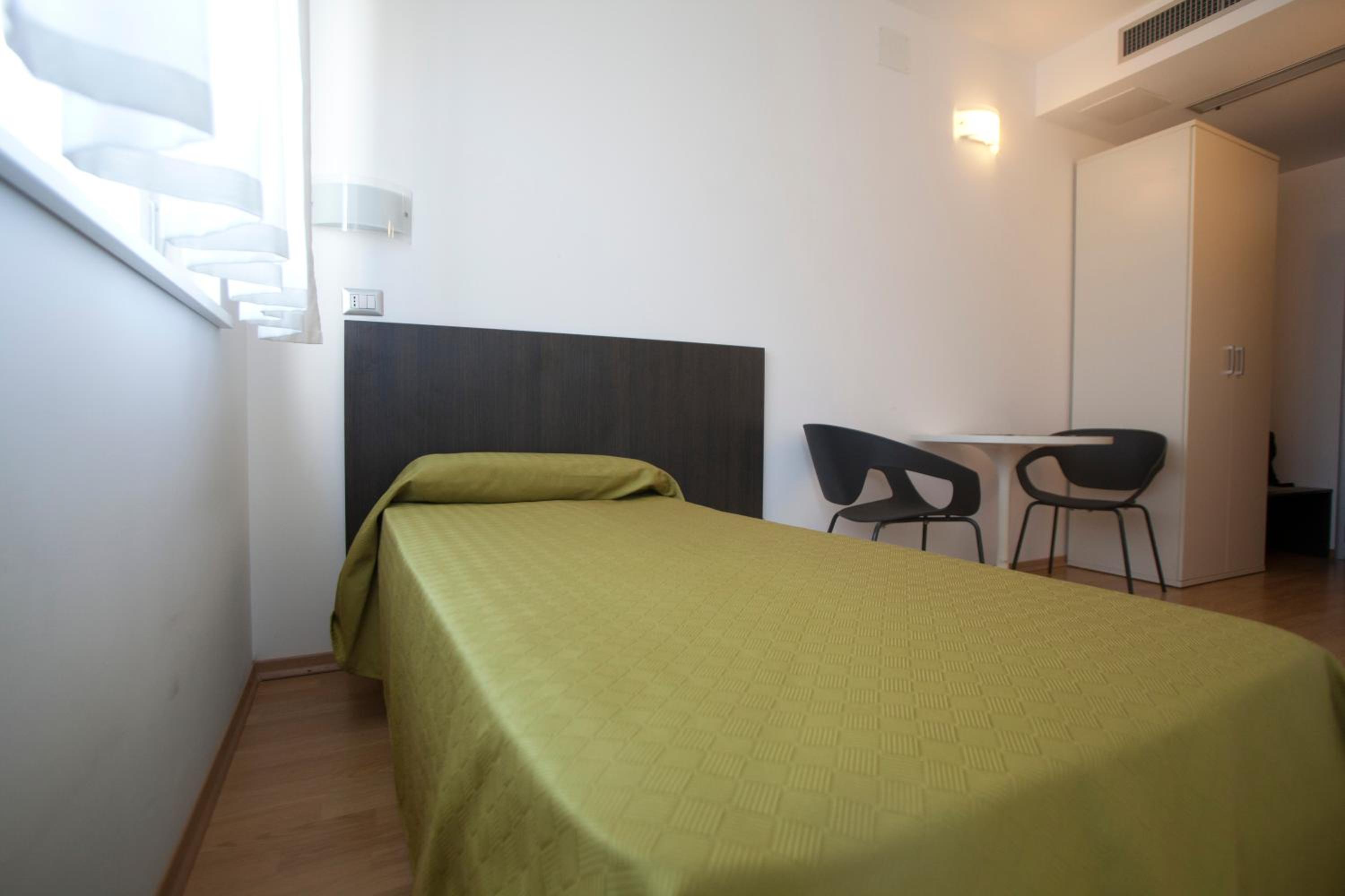 Studio (1 Adult) - Photo 1