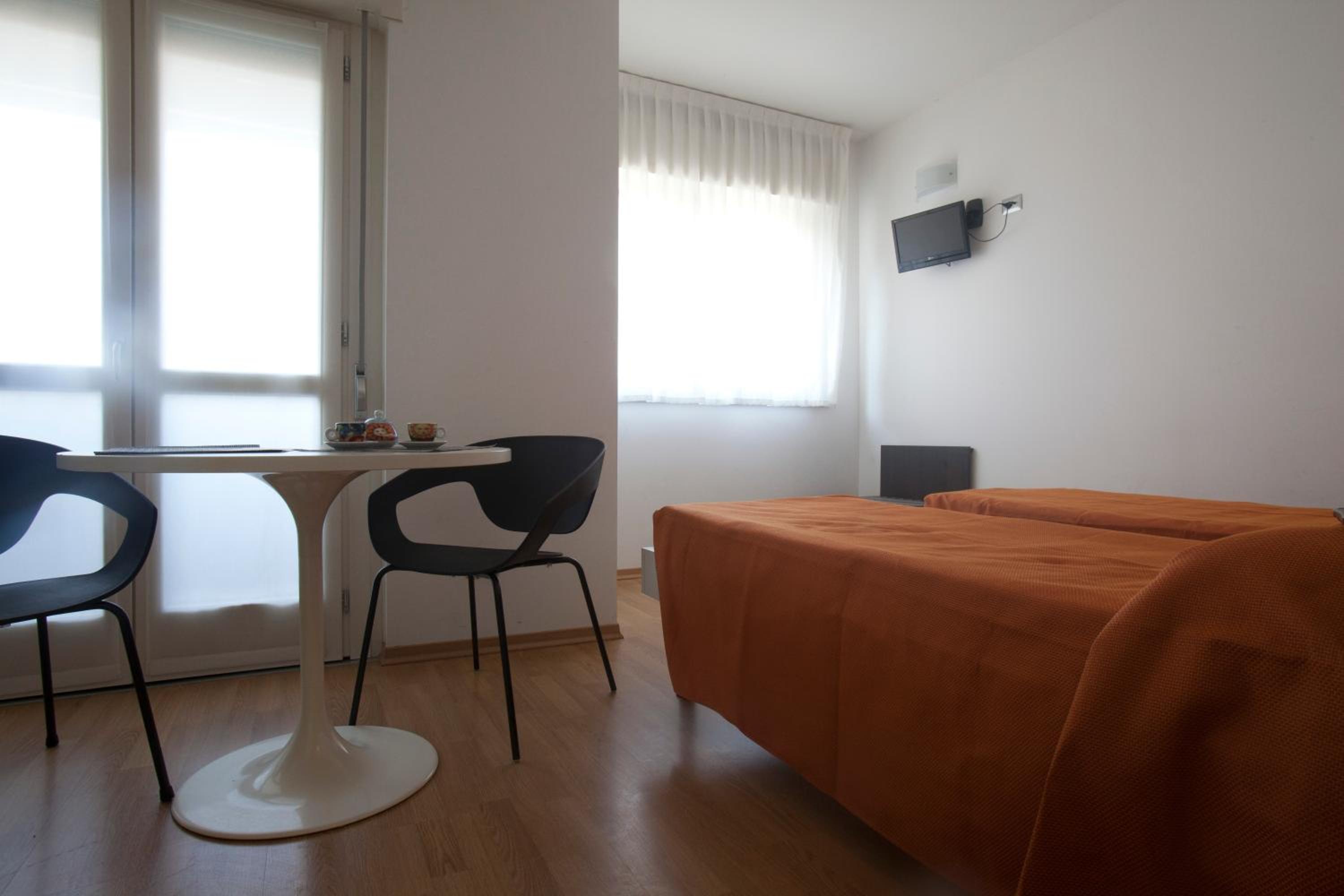 Studio (2 Adults) - Photo 10