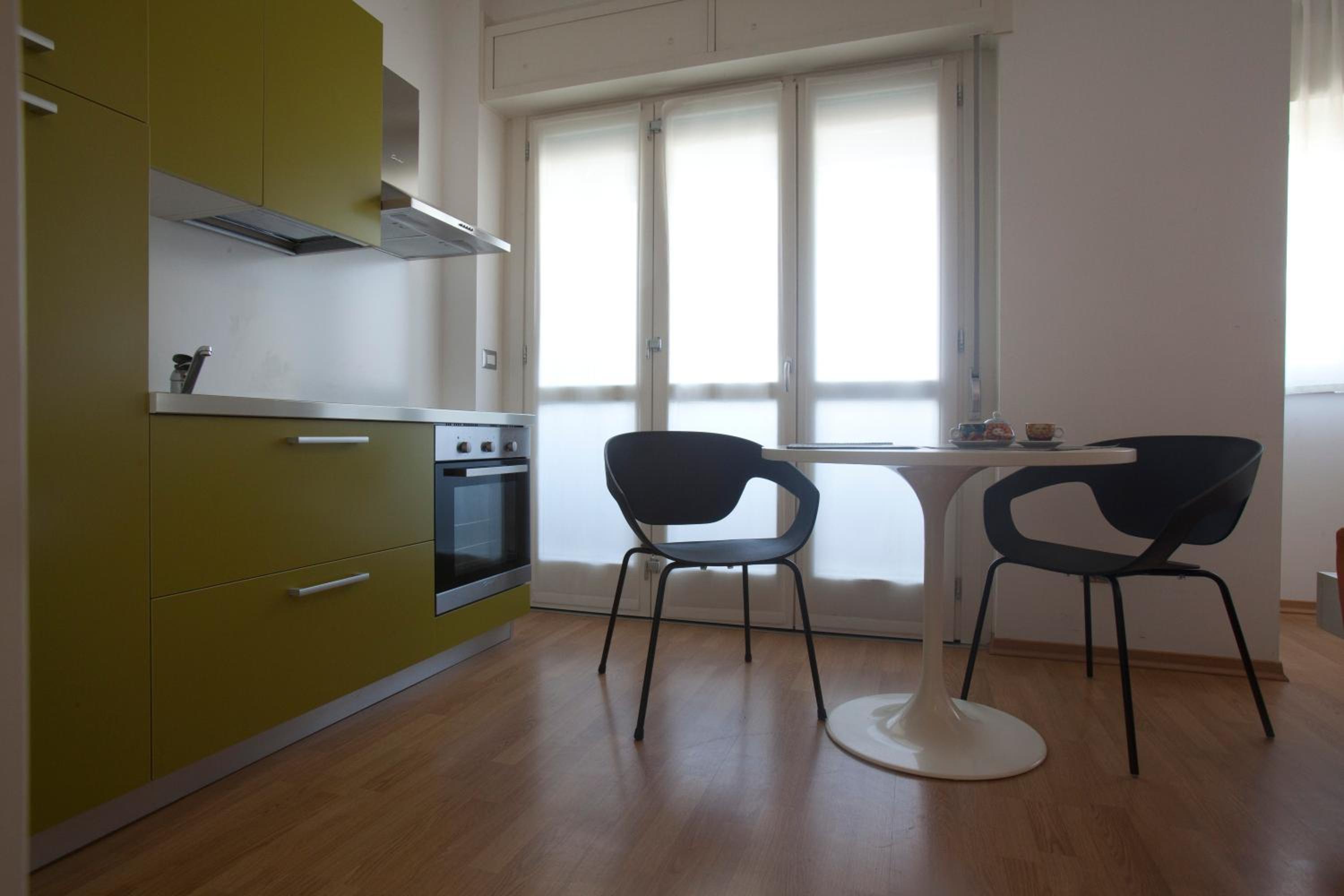 Studio (2 Adults) - Photo 11