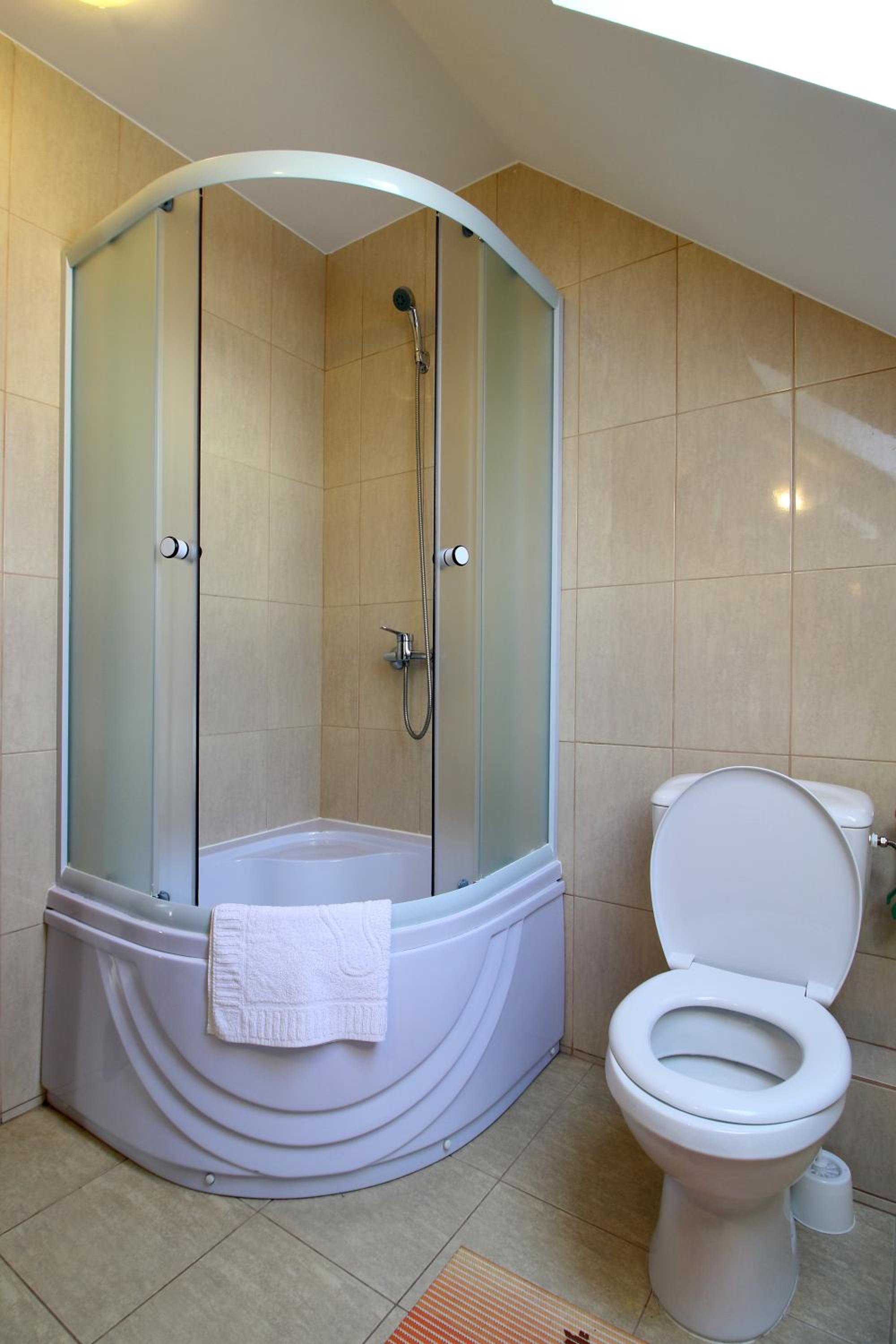 One-Bedroom Suite - Photo 5