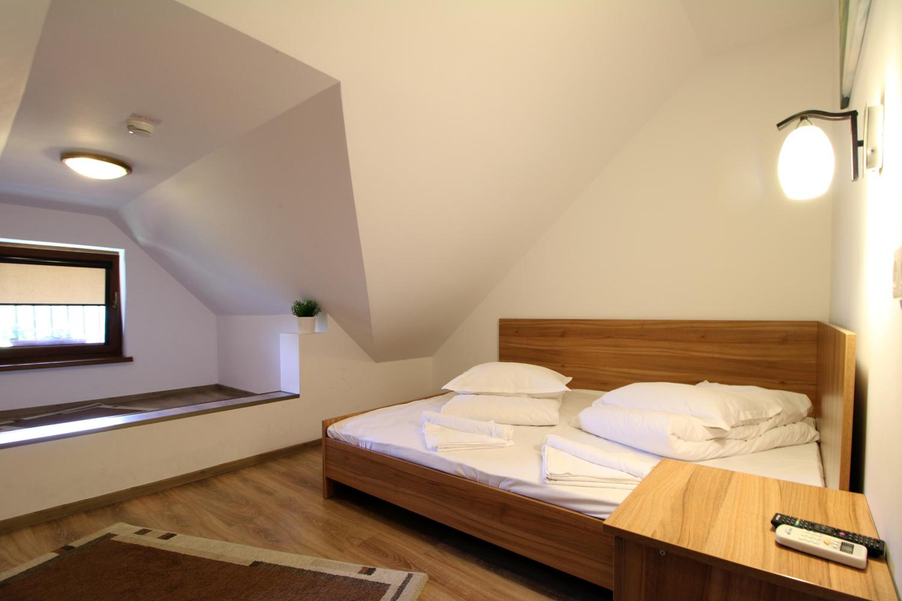 One-Bedroom Suite - Photo 2