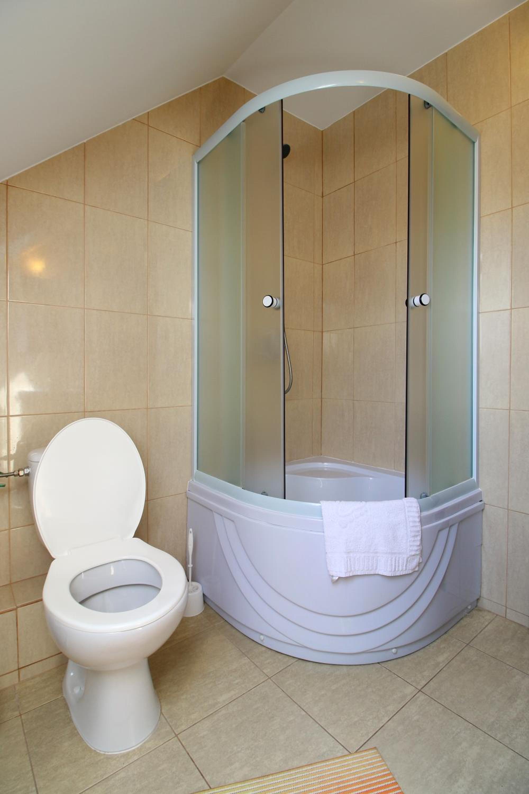 One-Bedroom Suite - Photo 7