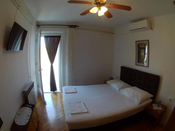 Single Room with Private External Bathroom