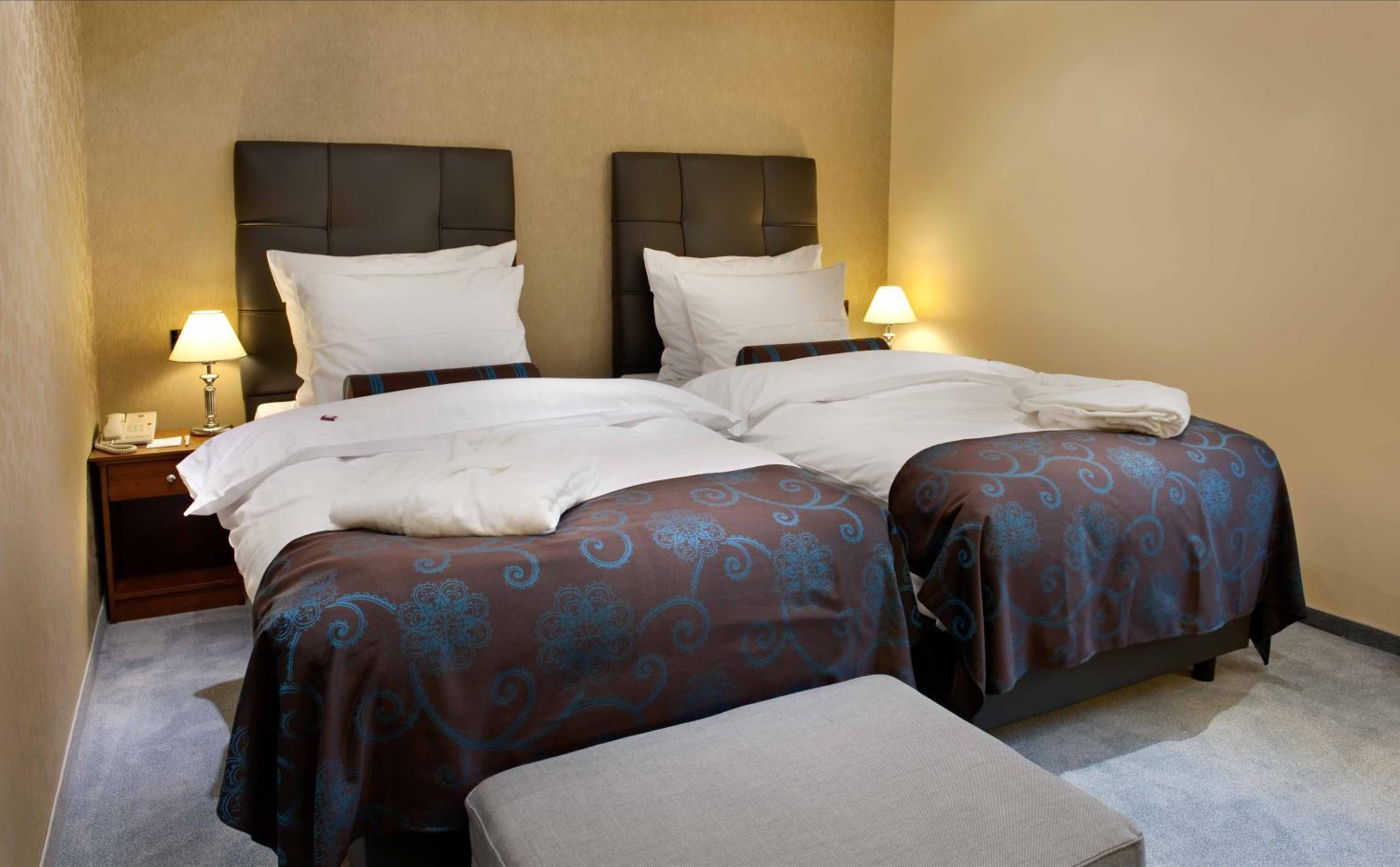 Bed & Sleeping Area