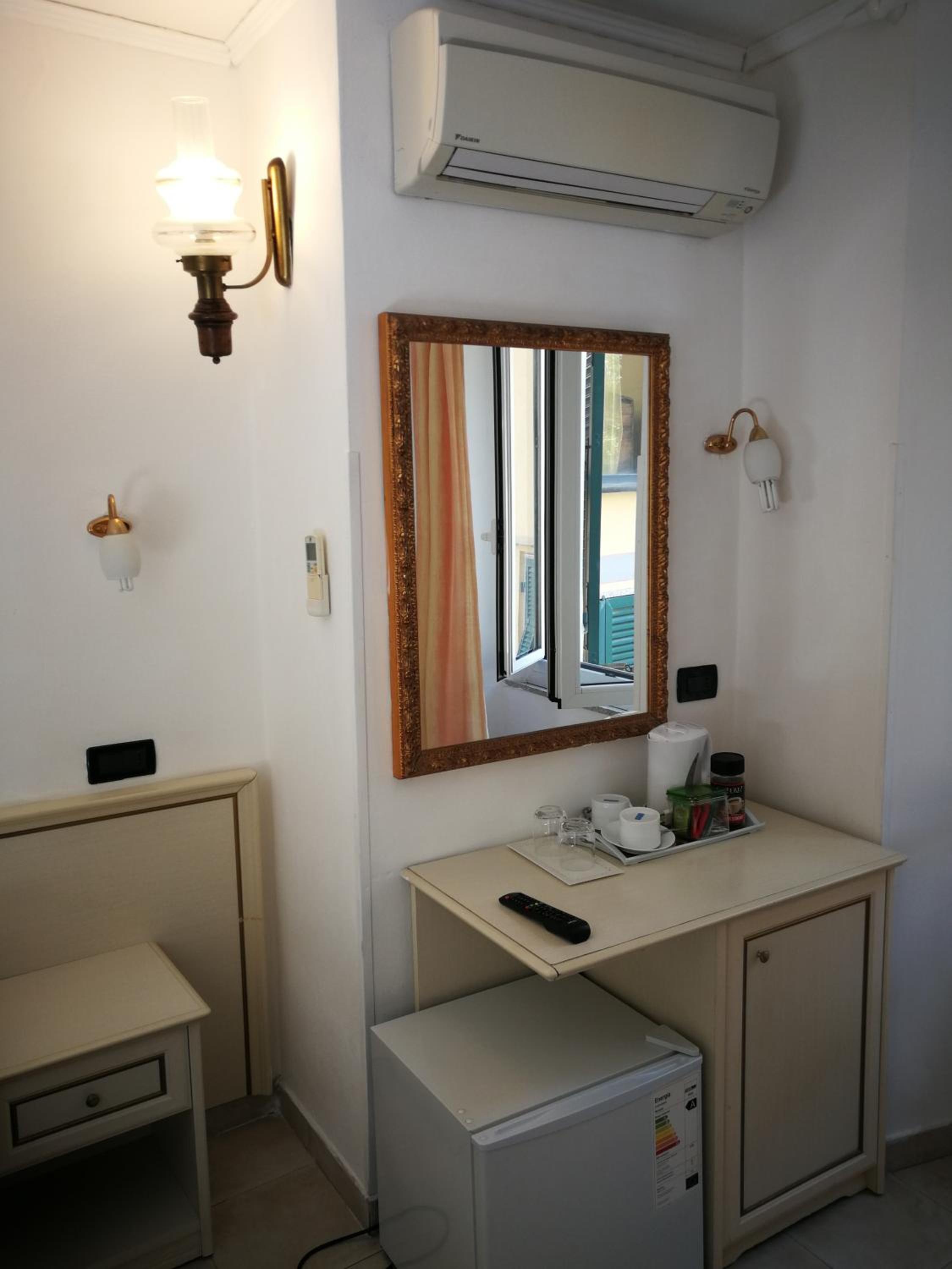 Double Room - Photo 2