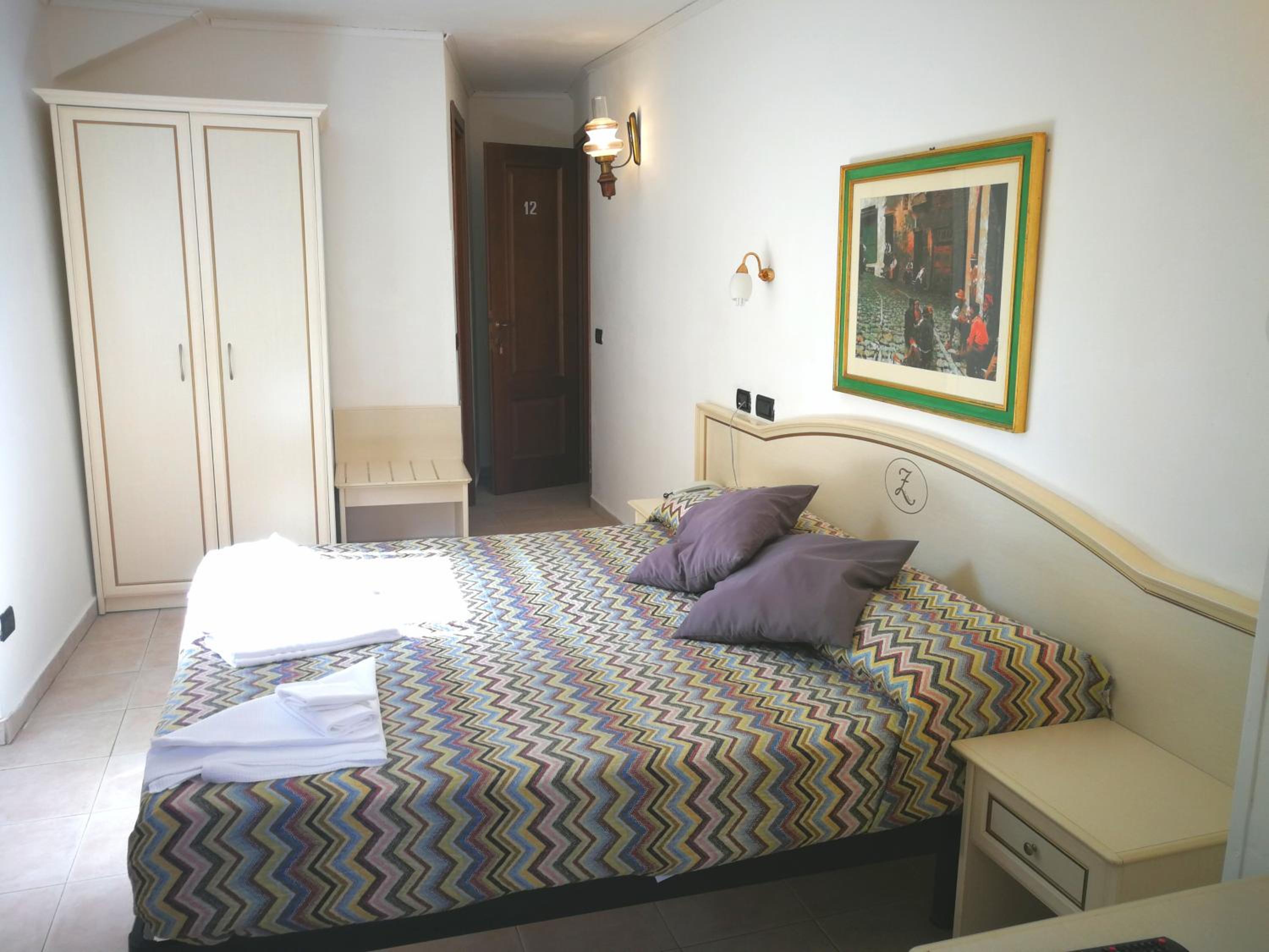 Double Room - Photo 4