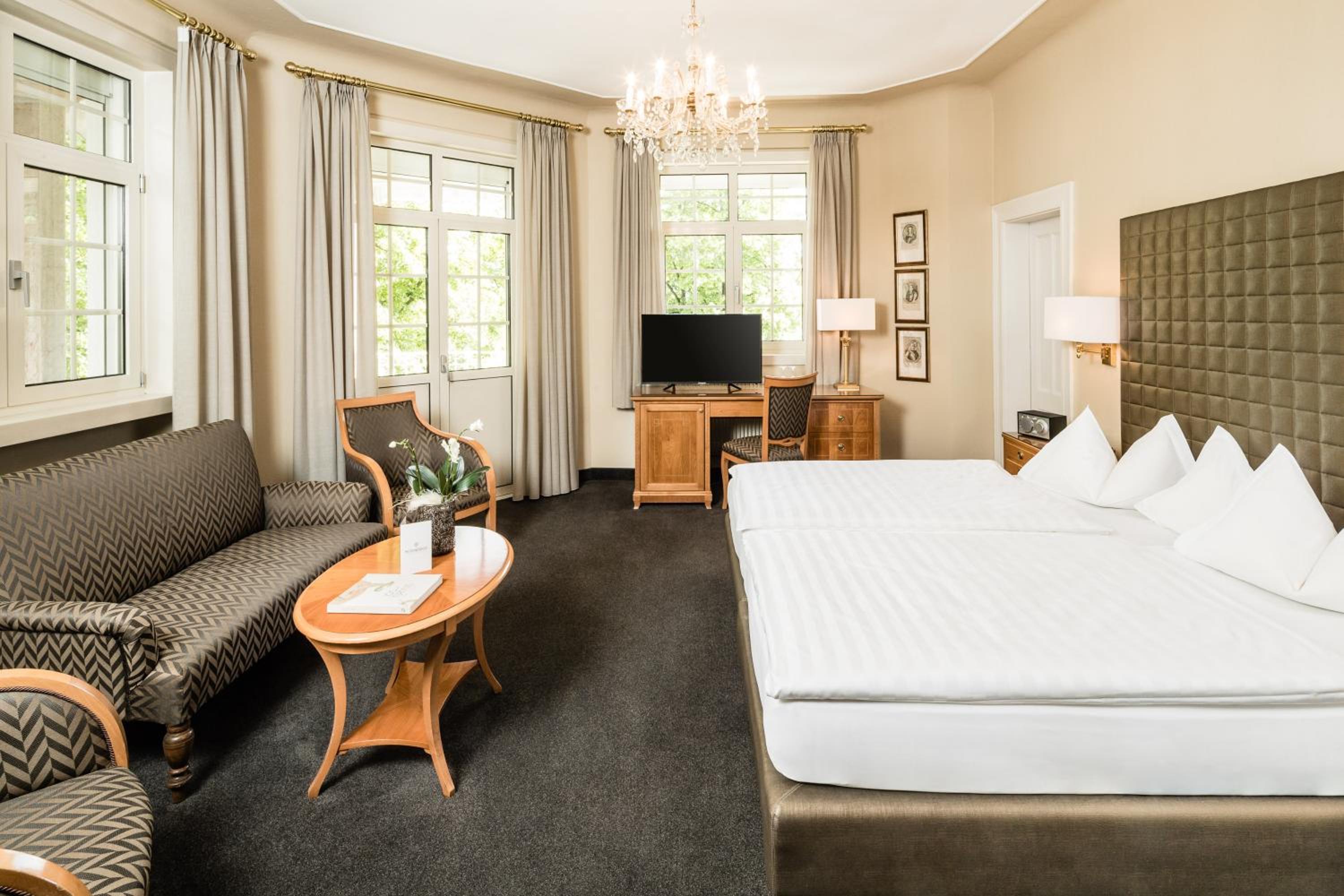 Double Room with Garden View - Photo 3
