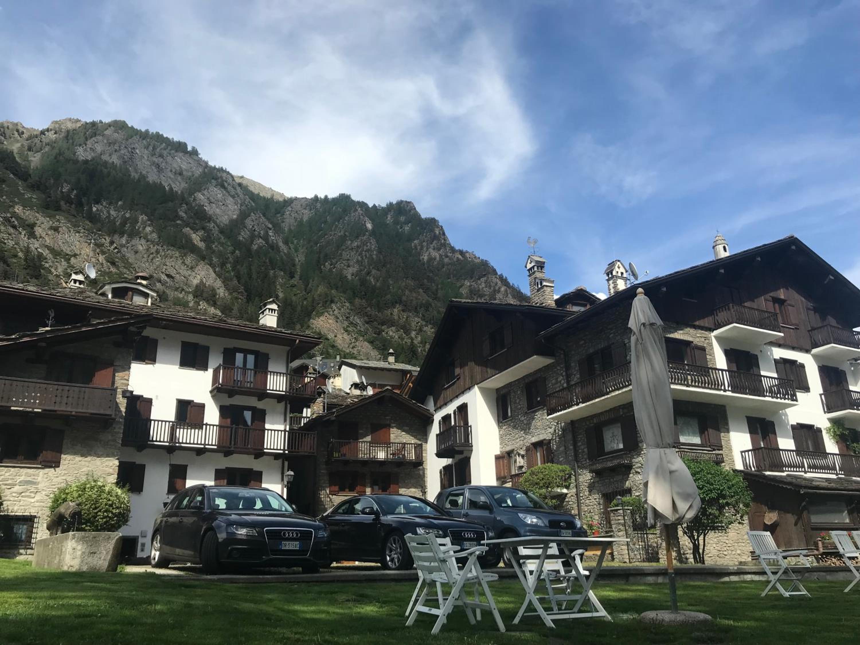 Apartment with Mountain View - Photo 21