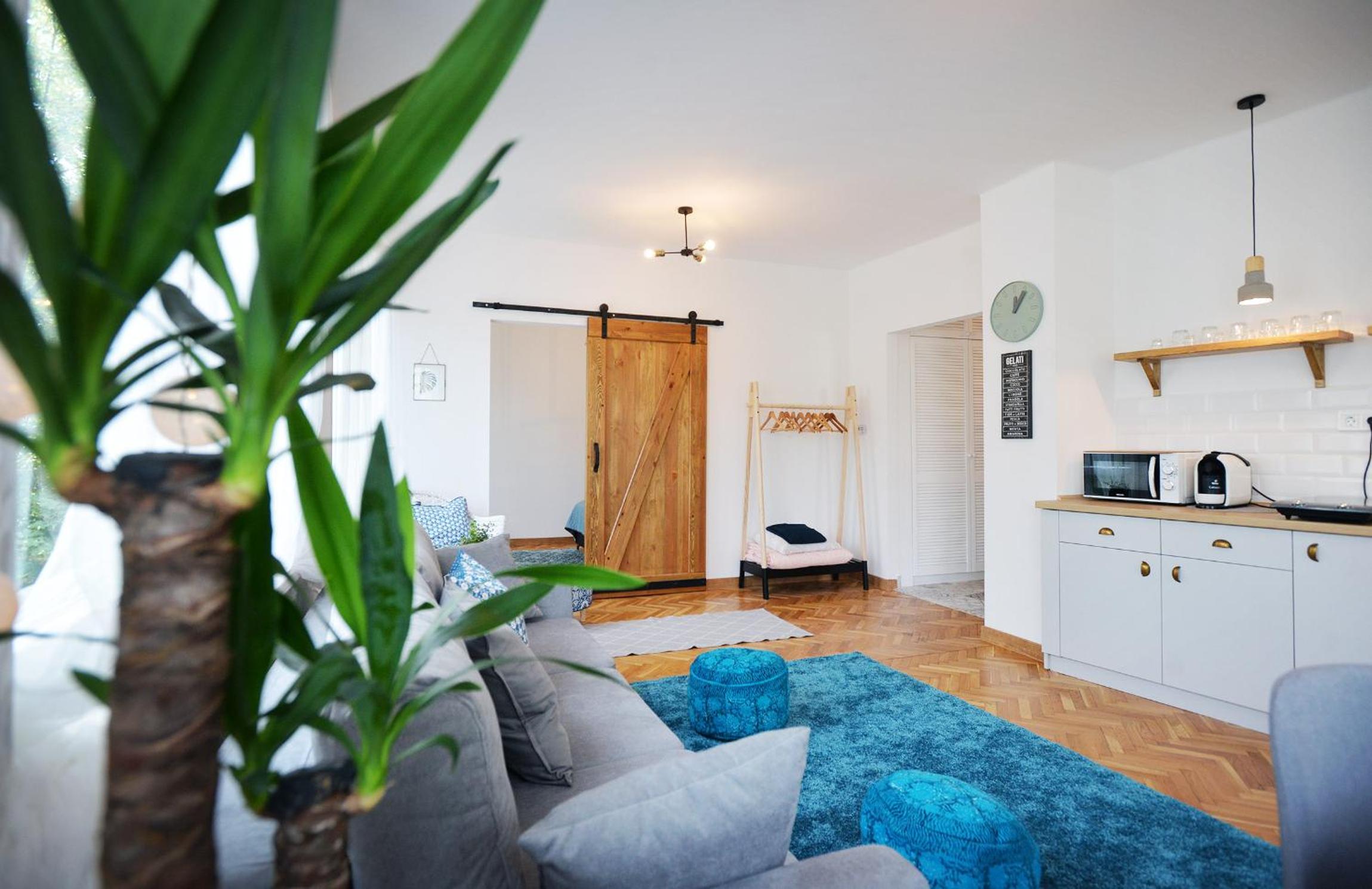 Two-Bedroom Apartment - Photo 23