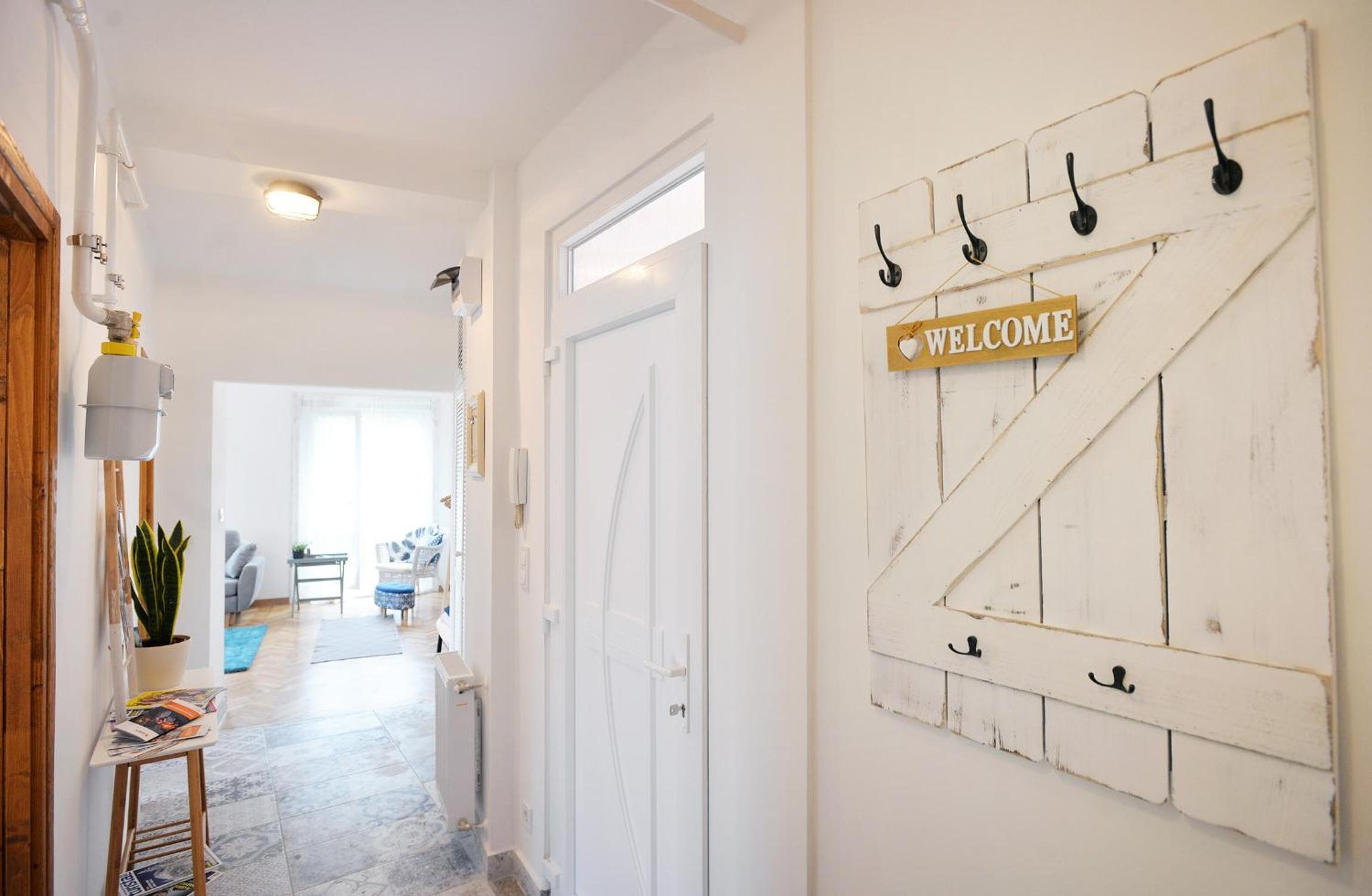 Two-Bedroom Apartment - Photo 19