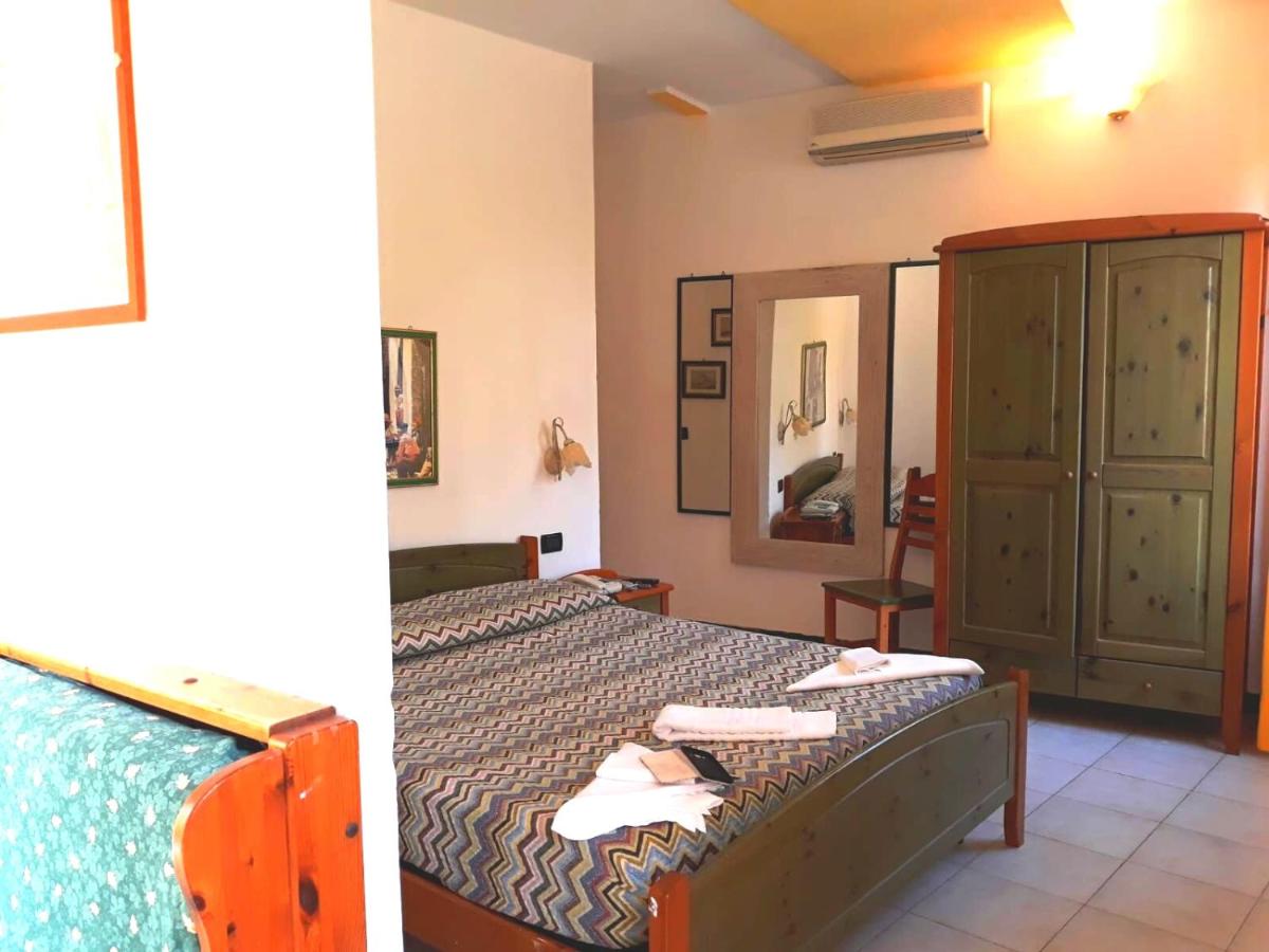 Double Room with Extra Bed (3 Adults) - Photo 3