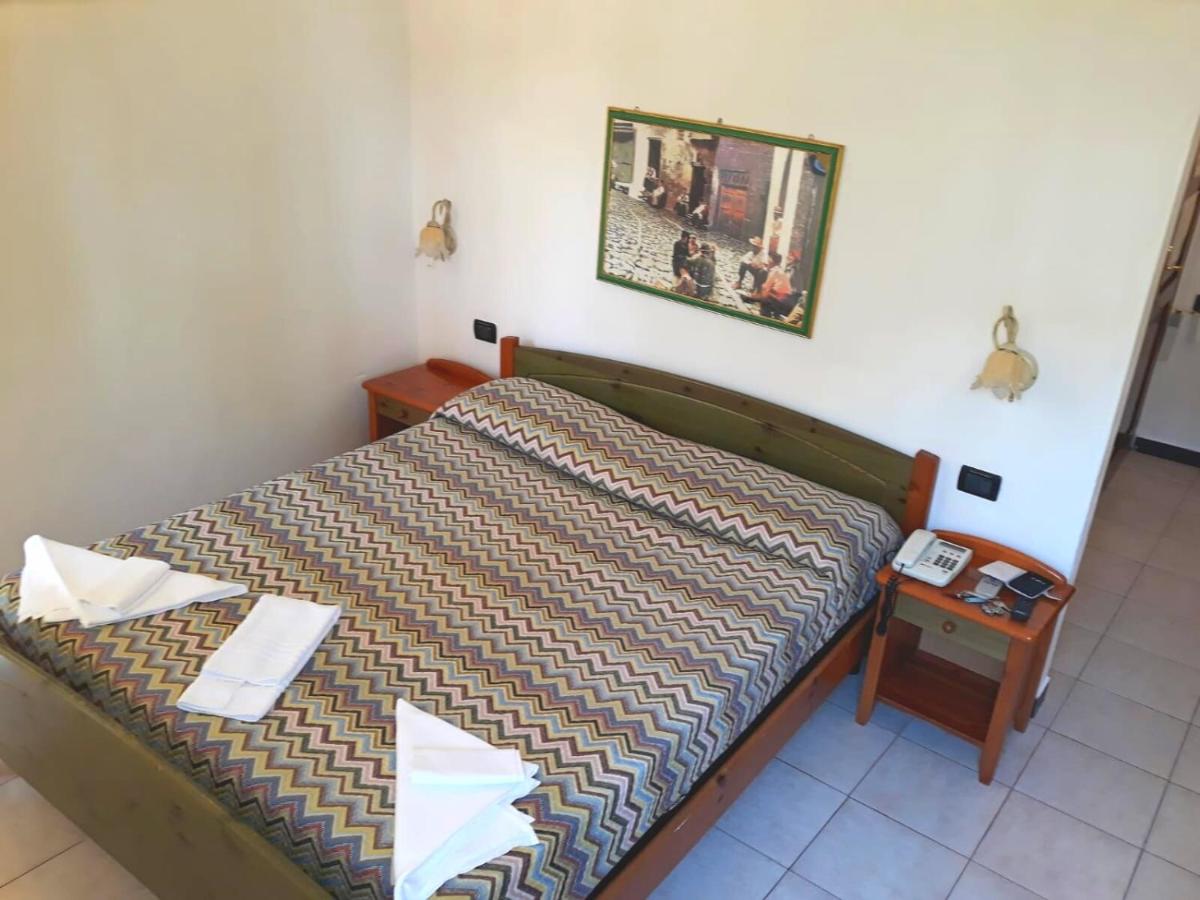Double Room with Extra Bed (3 Adults) - Photo 1