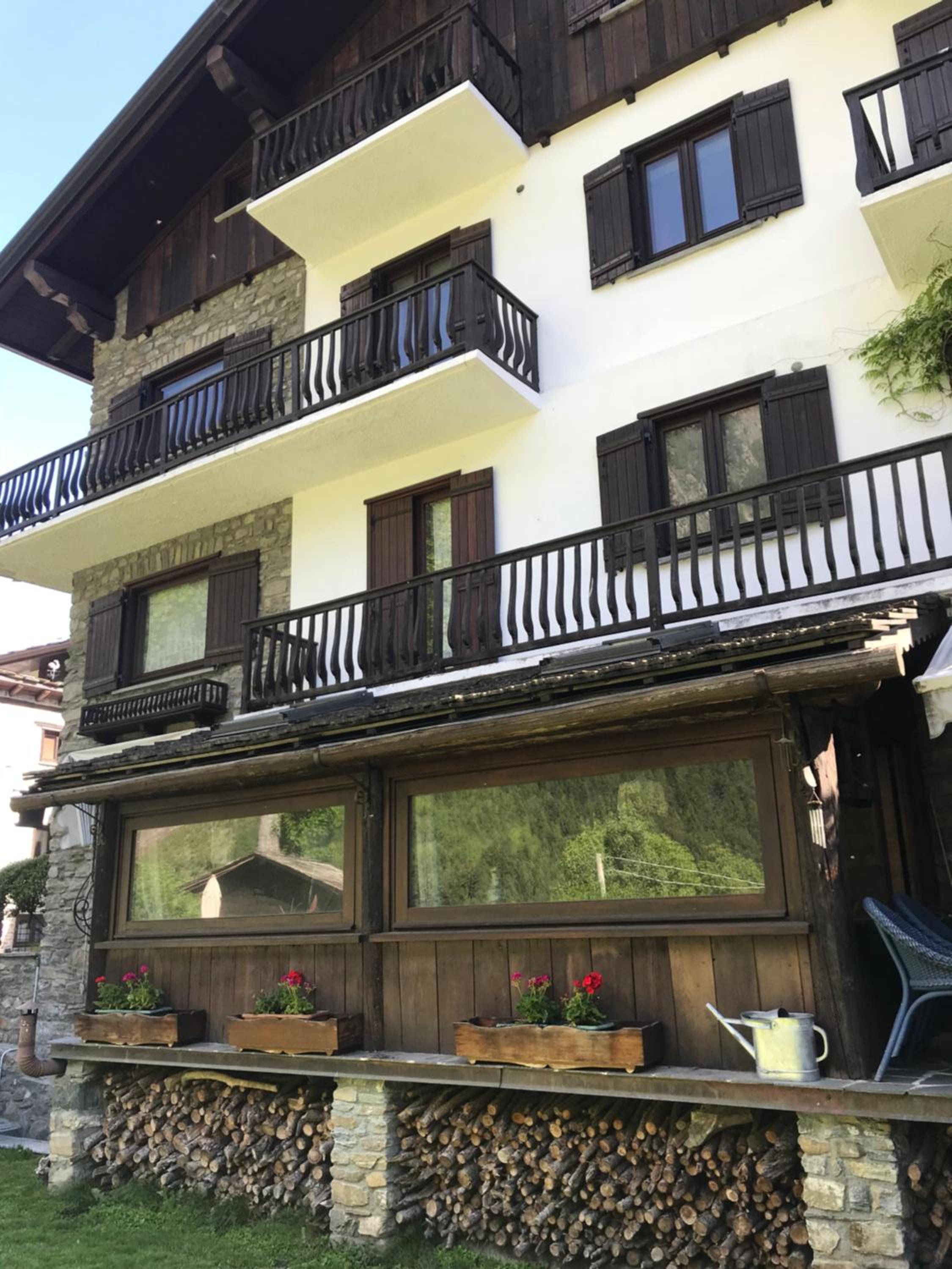 Apartment with Mountain View - Photo 13