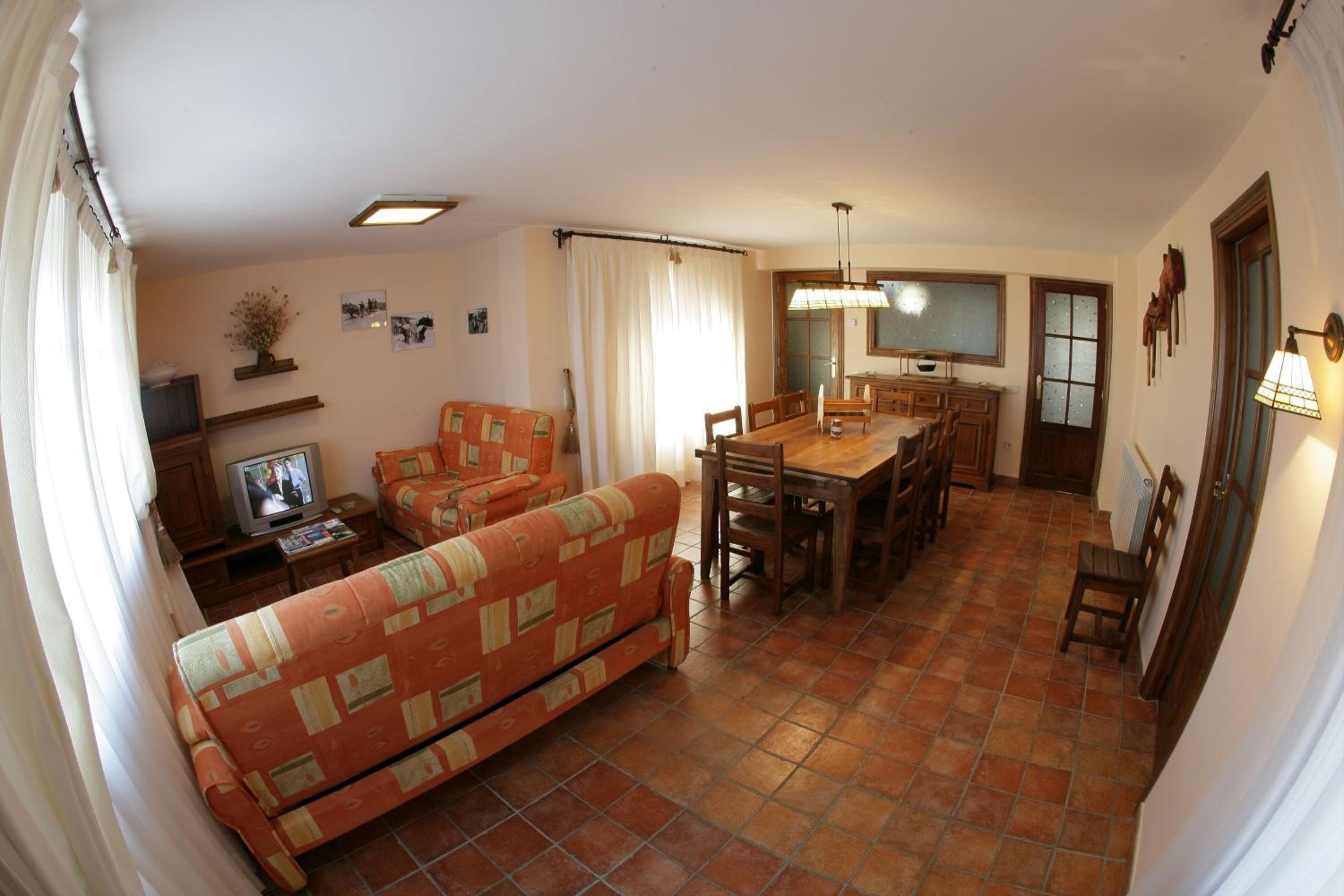 Apartamento de tres habitaciones (8-10 adultos)