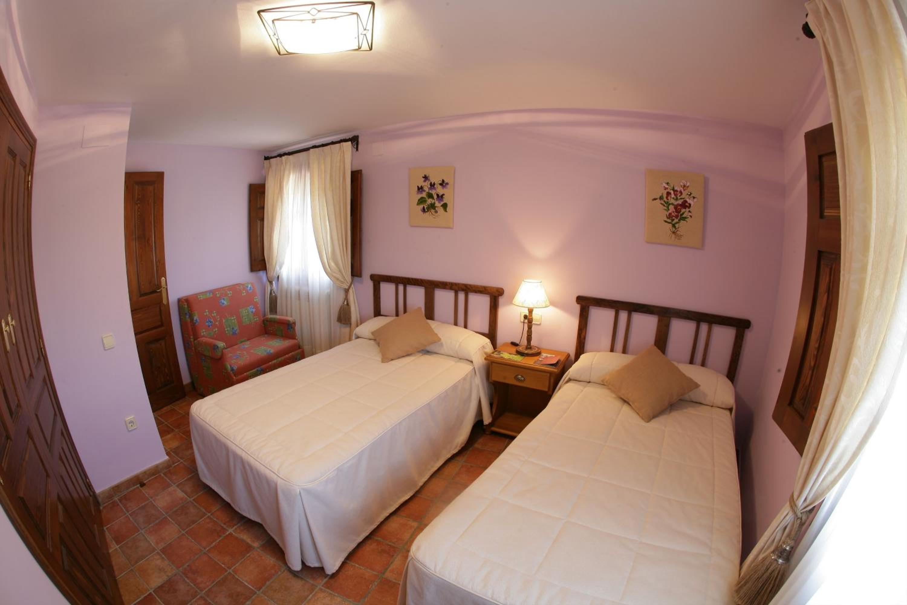 Three-Bedroom Apartment (8-10 Adults) photo 3