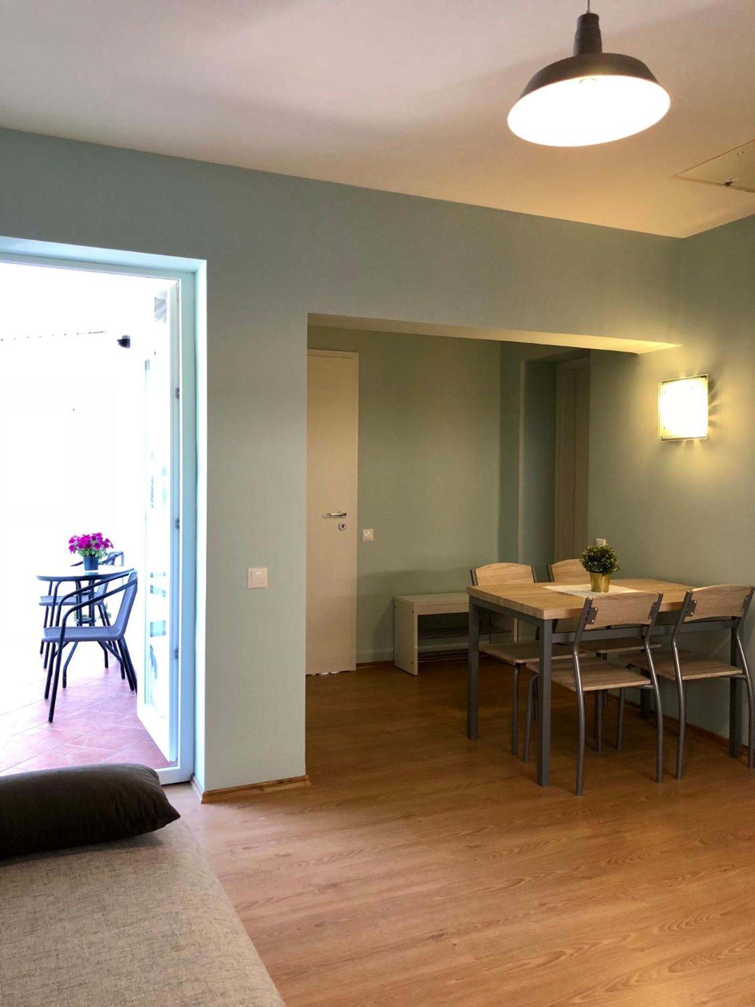 One-Bedroom Apartment - Photo 4