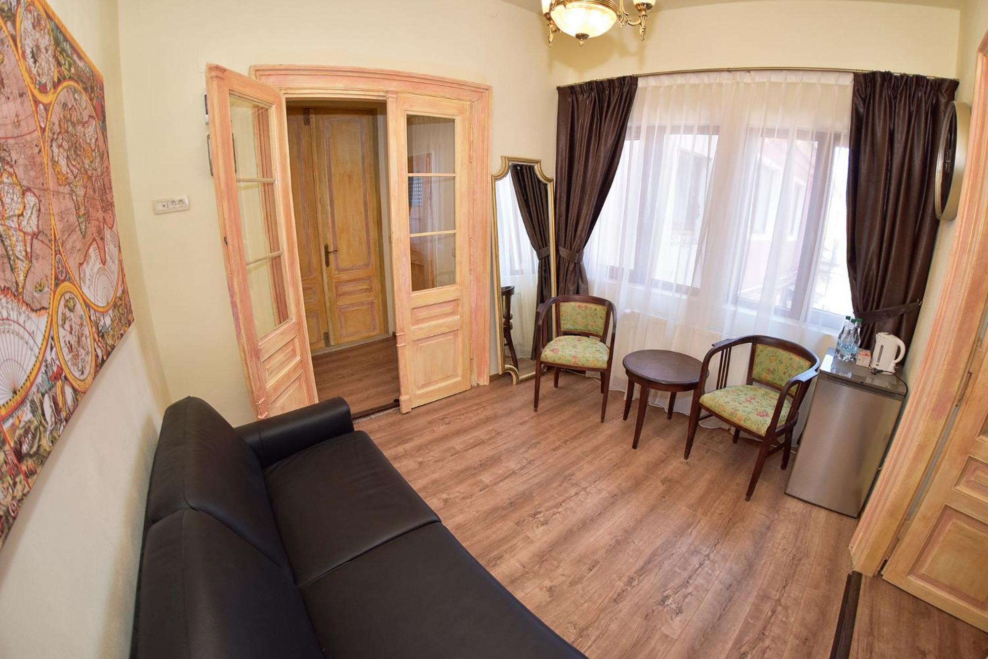 Deluxe Suite photo 3