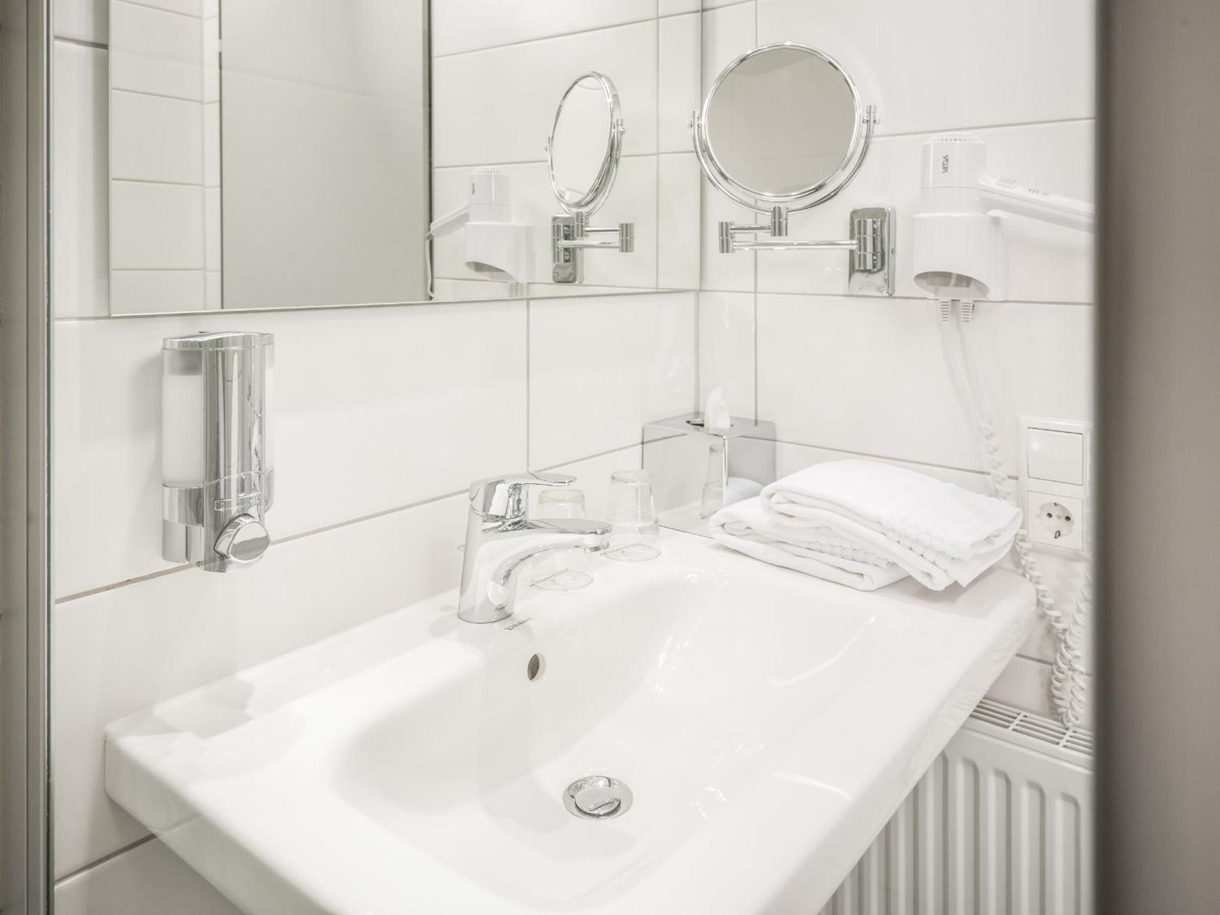 Double Room - Photo 2