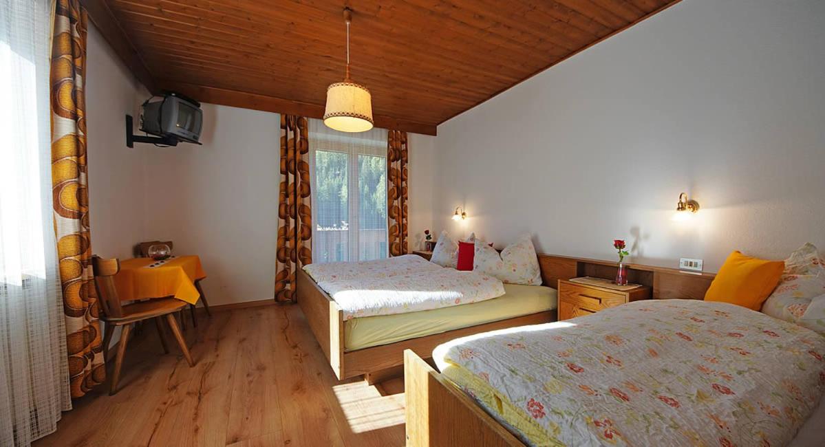 Triple Room with Private Bathroom photo 2