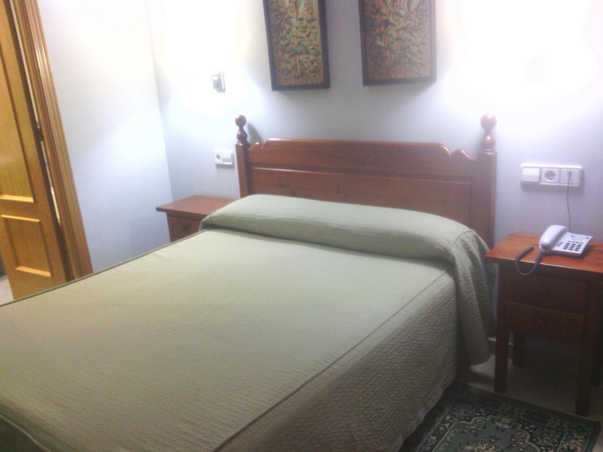 Double Room - Photo 5