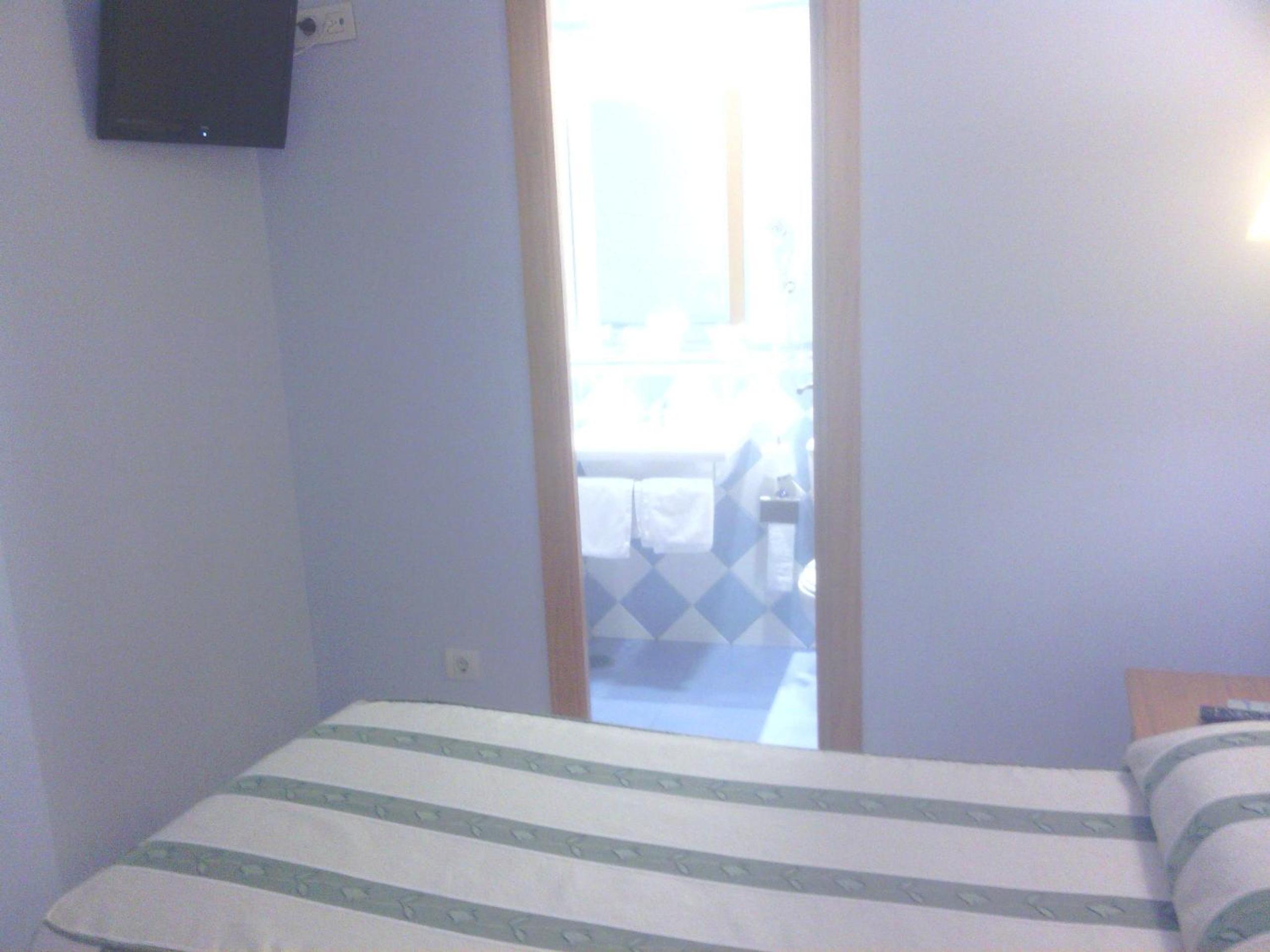 Double Room - Photo 4