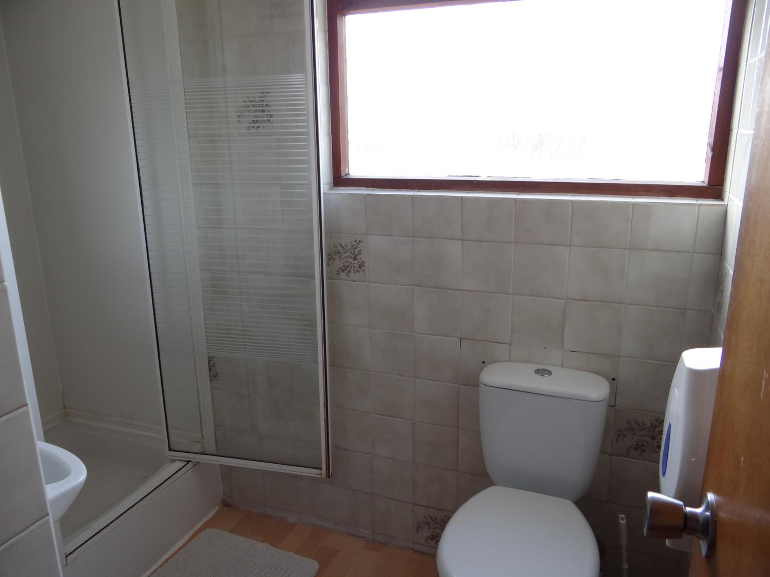 Single Room with Shared Bathroom photo 3