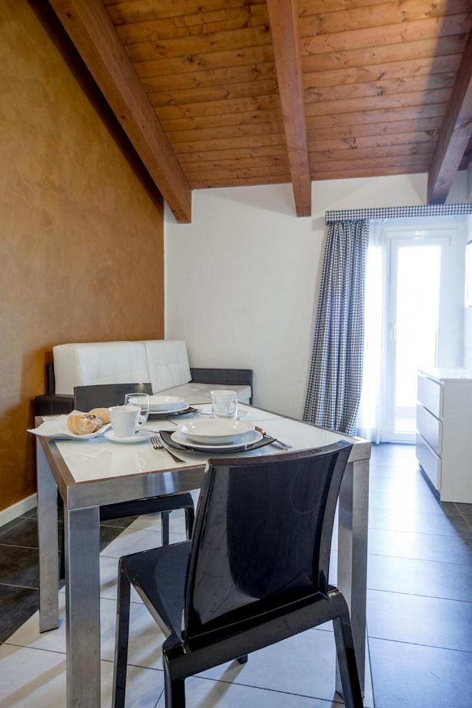 Suite with Balcony (3 Adults) - Photo 3