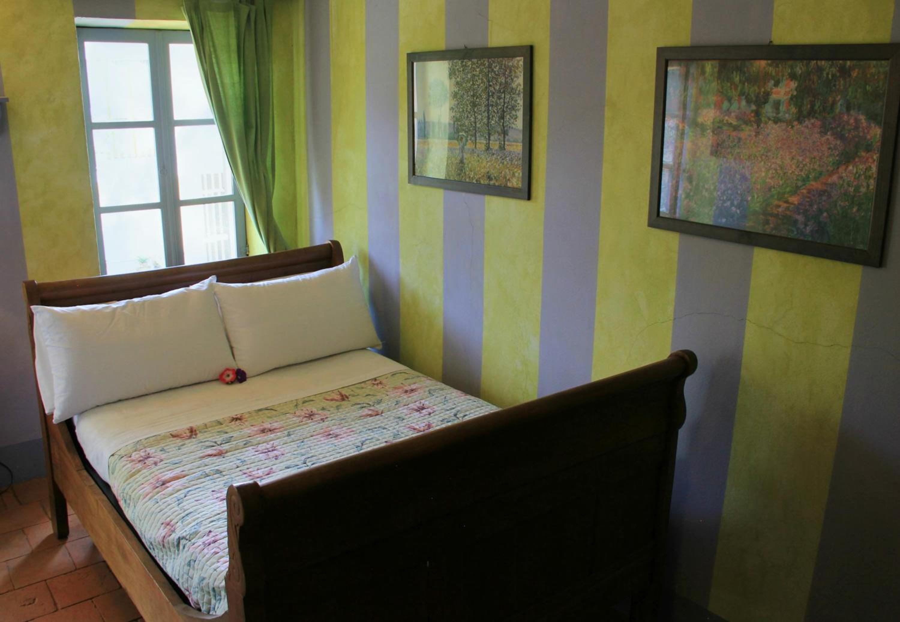 Small Double Room photo 1
