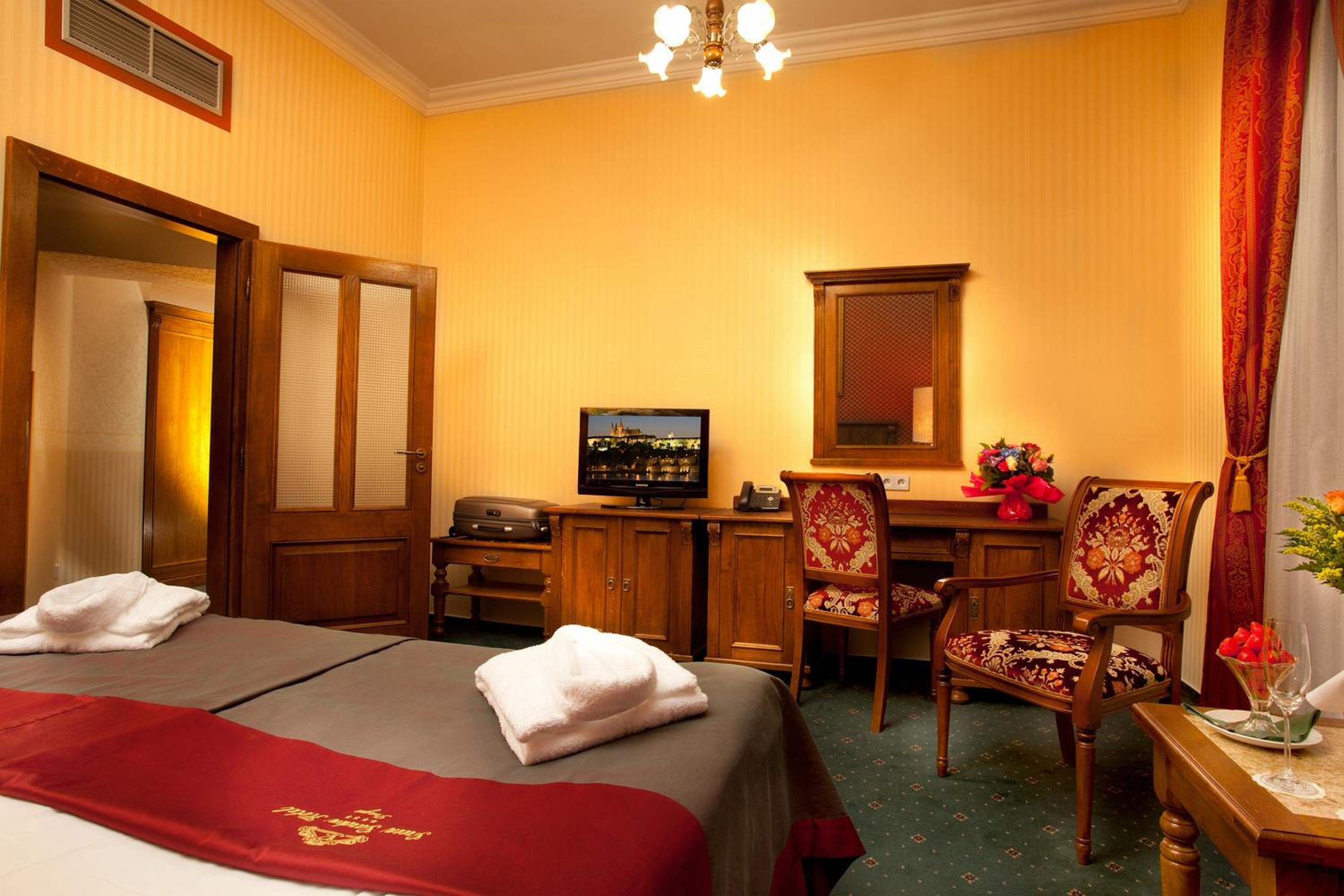 Deluxe Suite