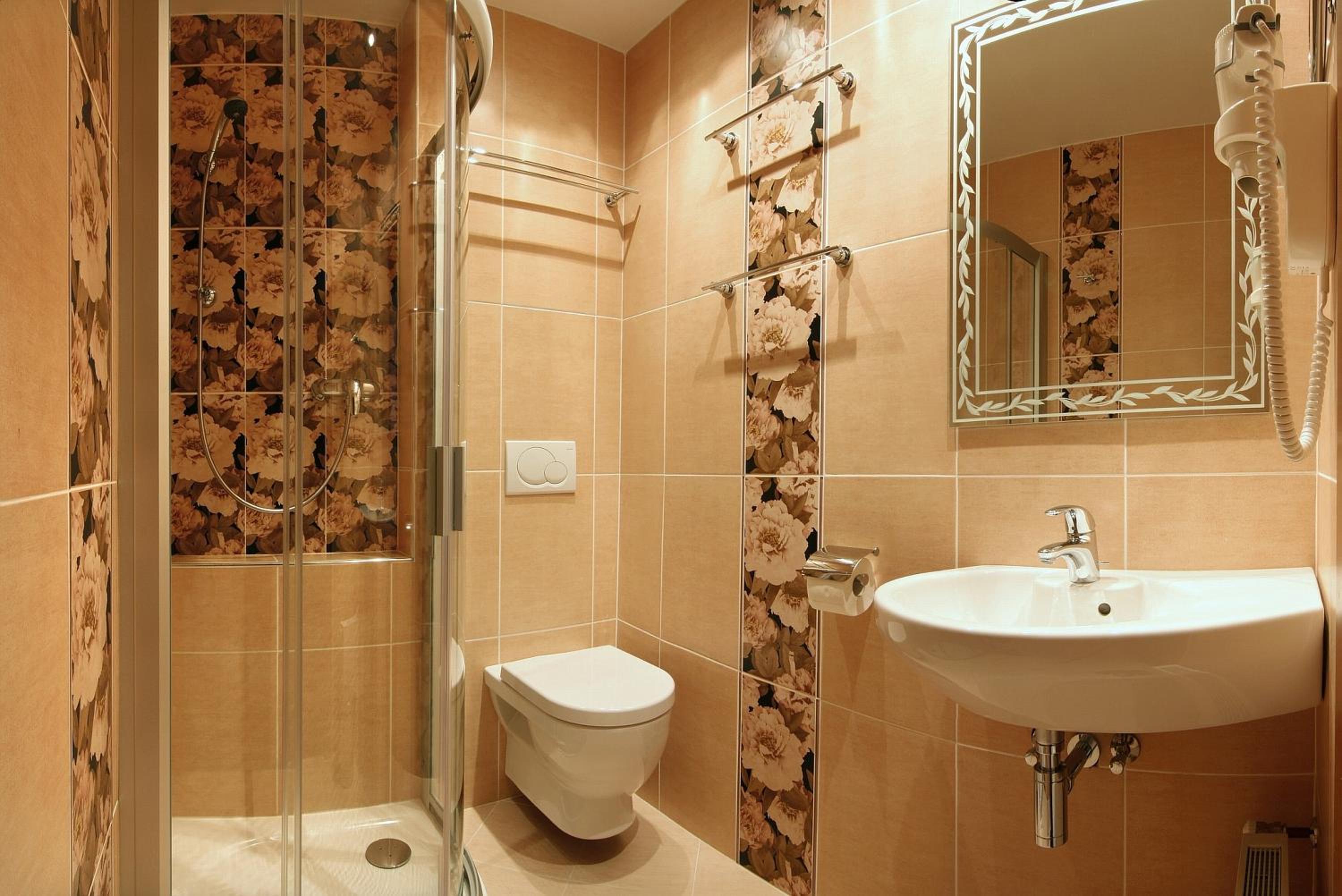 Superior Triple Room thumbnail 5