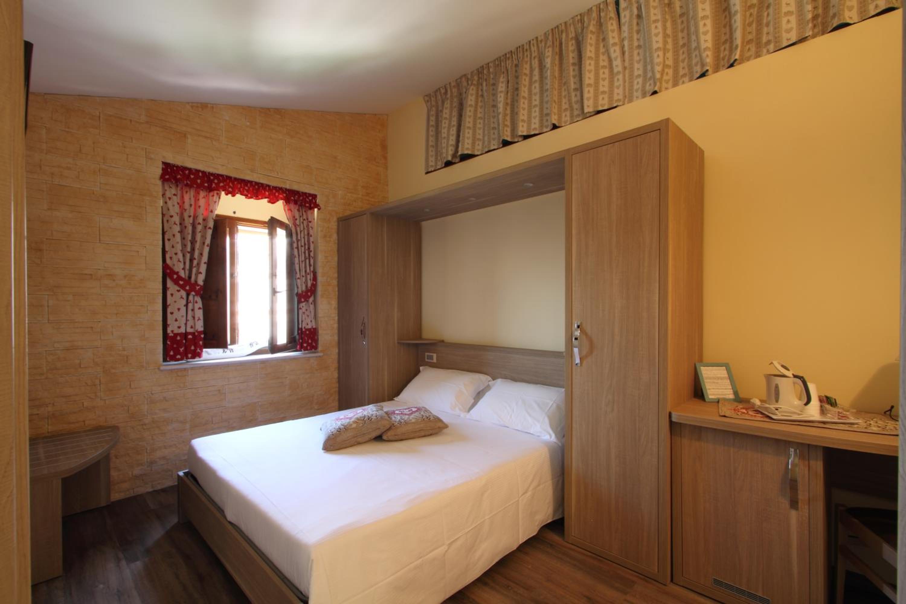 Two-Bedroom Suite - Photo 3