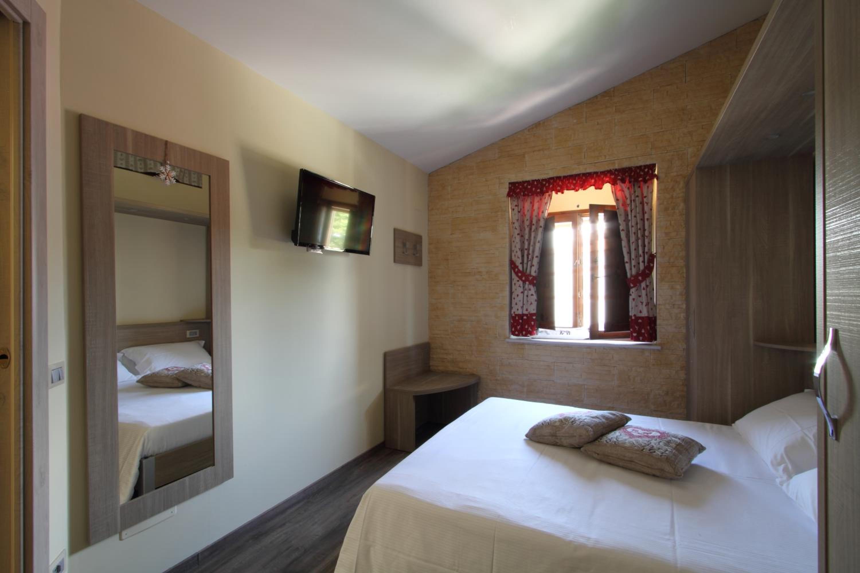 Two-Bedroom Suite - Photo 1