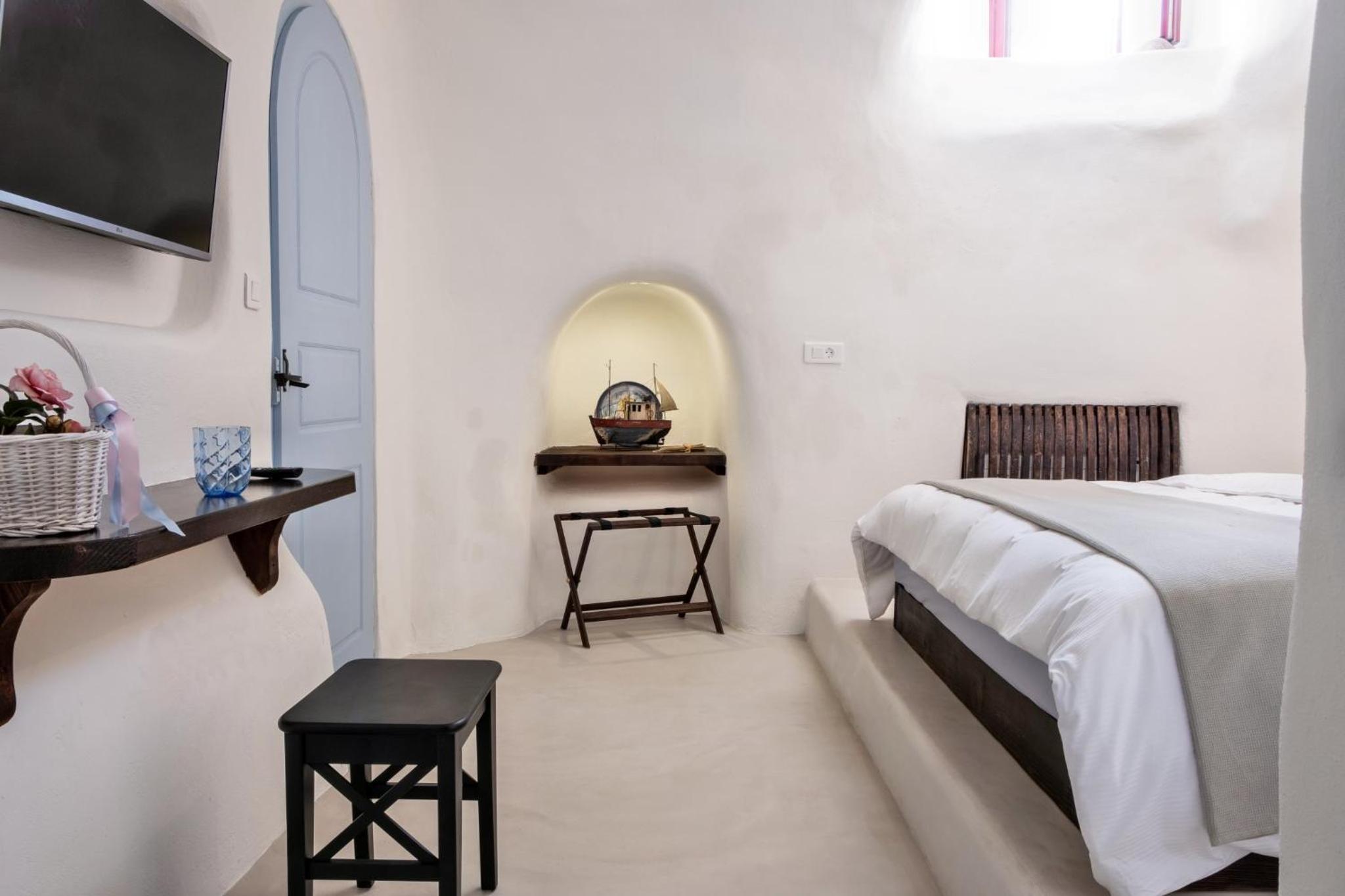 Two Bedroom Suite with Private Pool - Photo 8