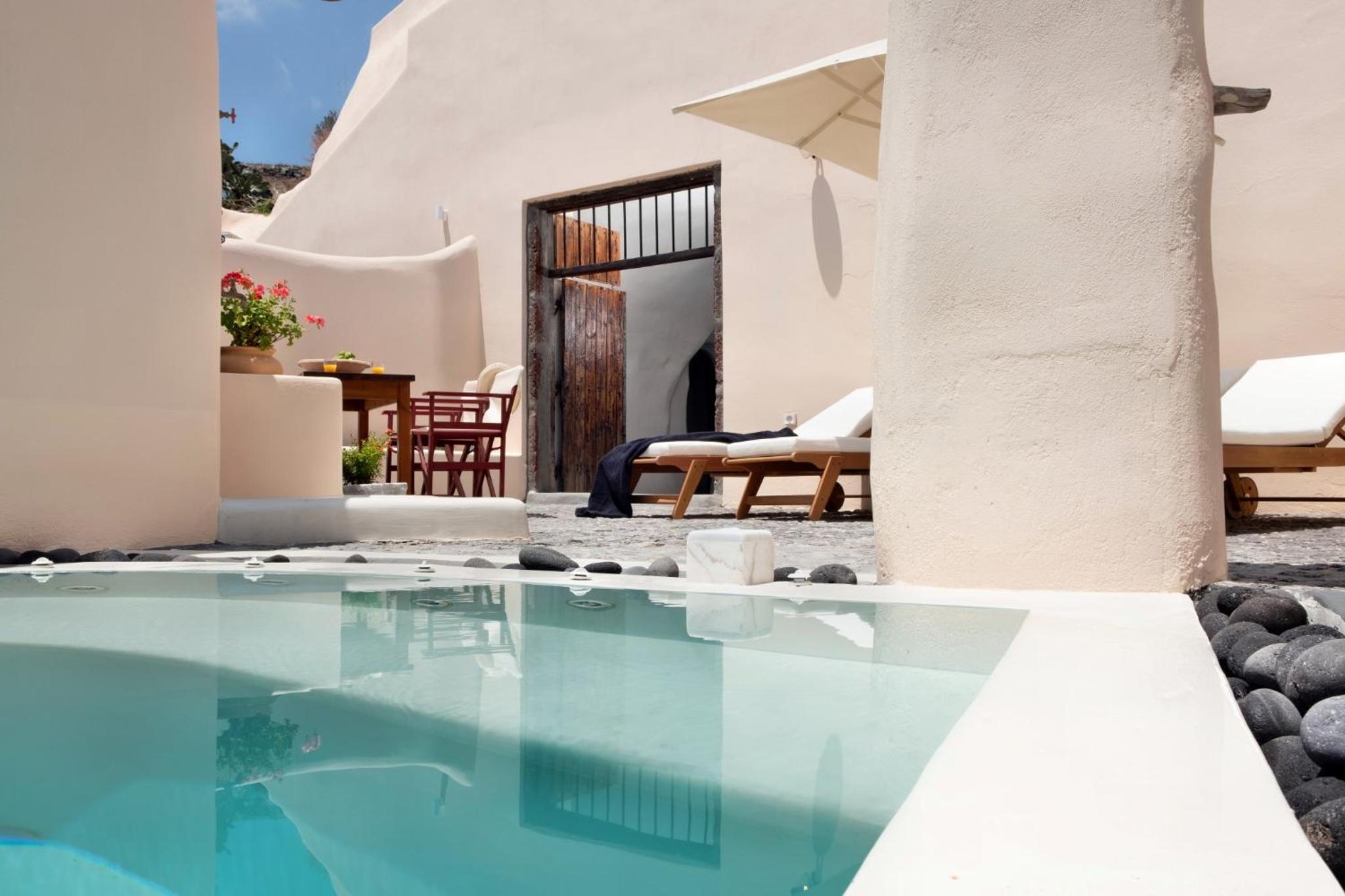 Two Bedroom Suite with Private Pool - Photo 10