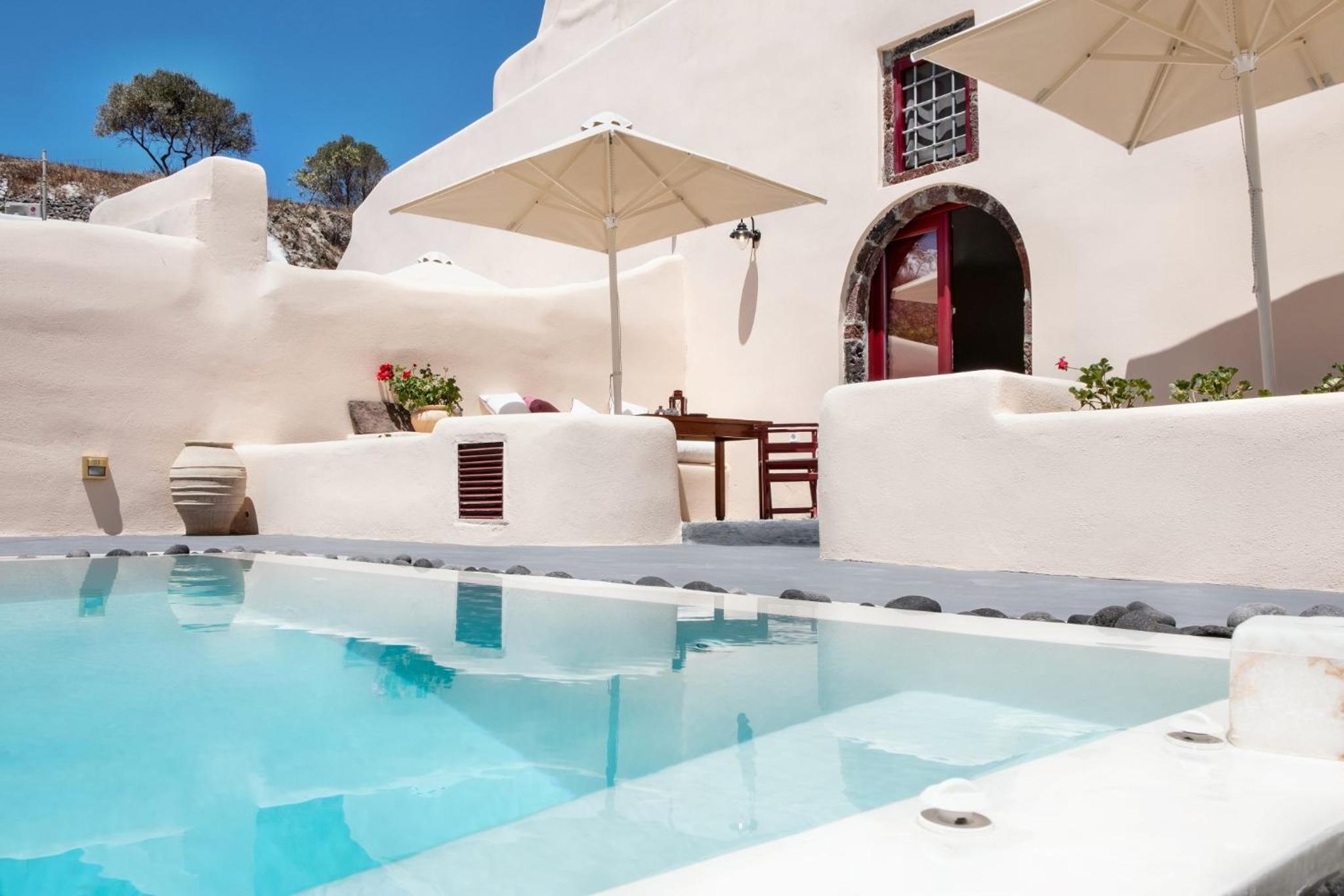 Suite with Private Pool - Photo 9