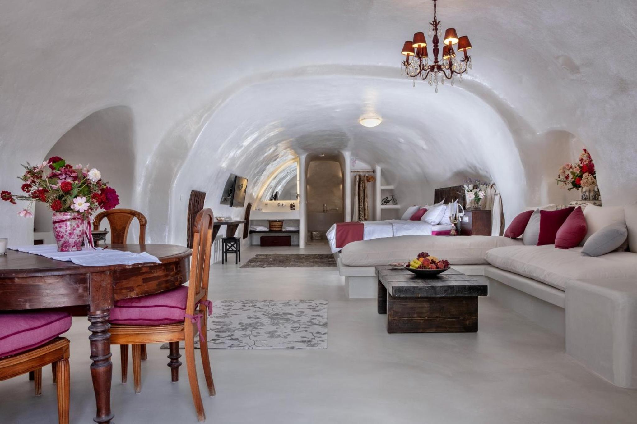 Honeymoon Suite with Private Pool photo 3