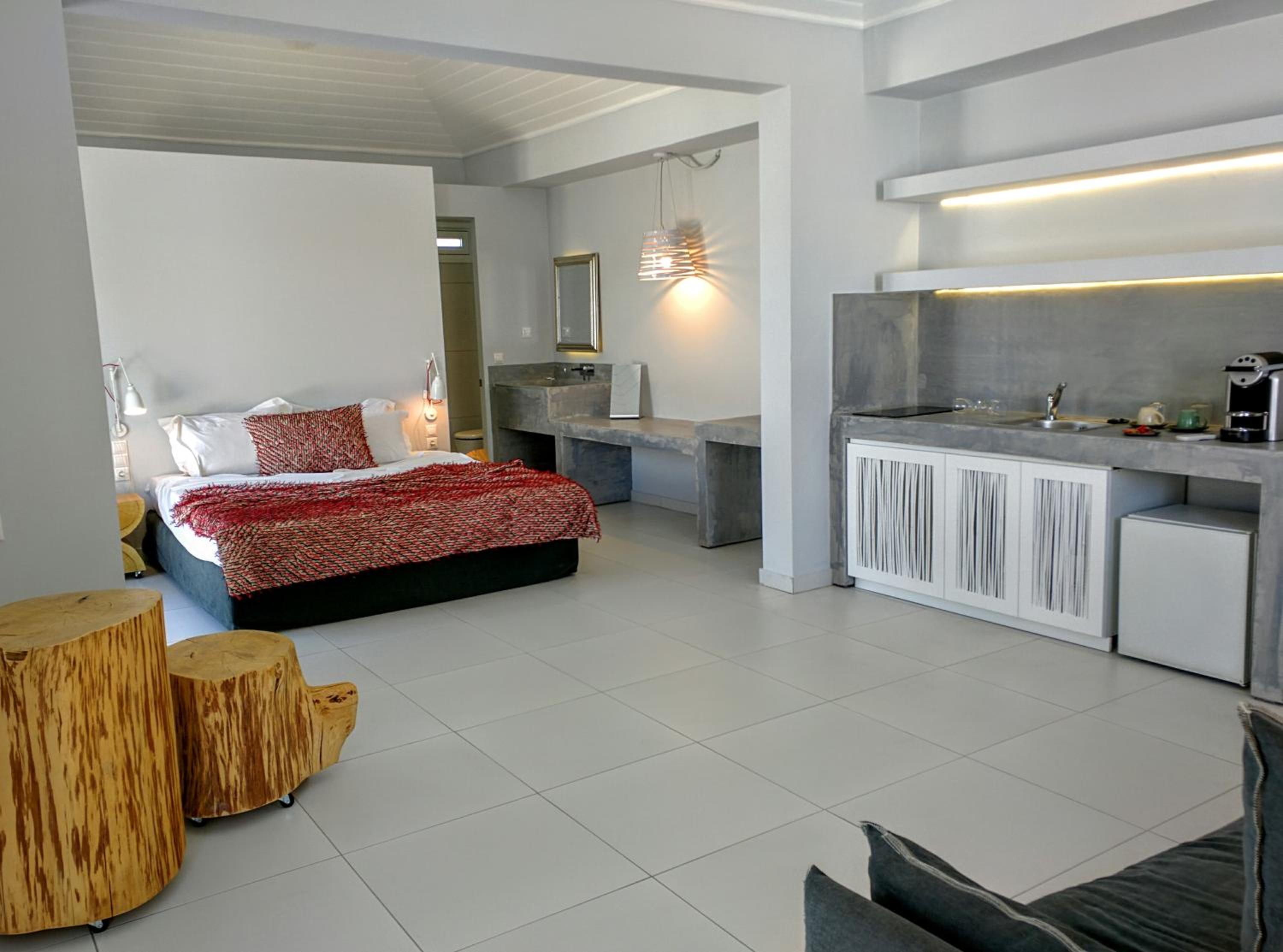 Superior Apartment with Pool View photo 2