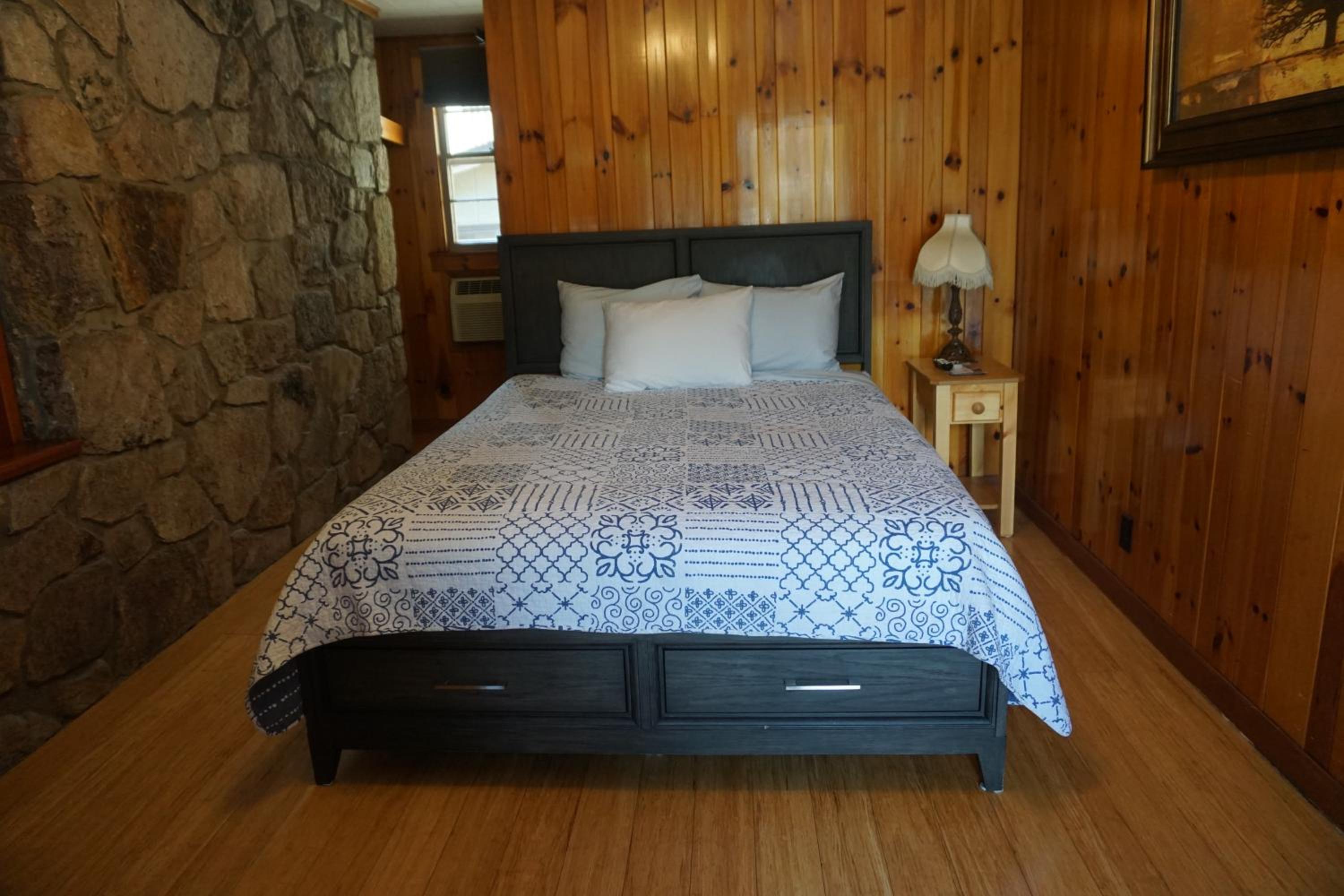 Superior Queen Room - One Queen Bed