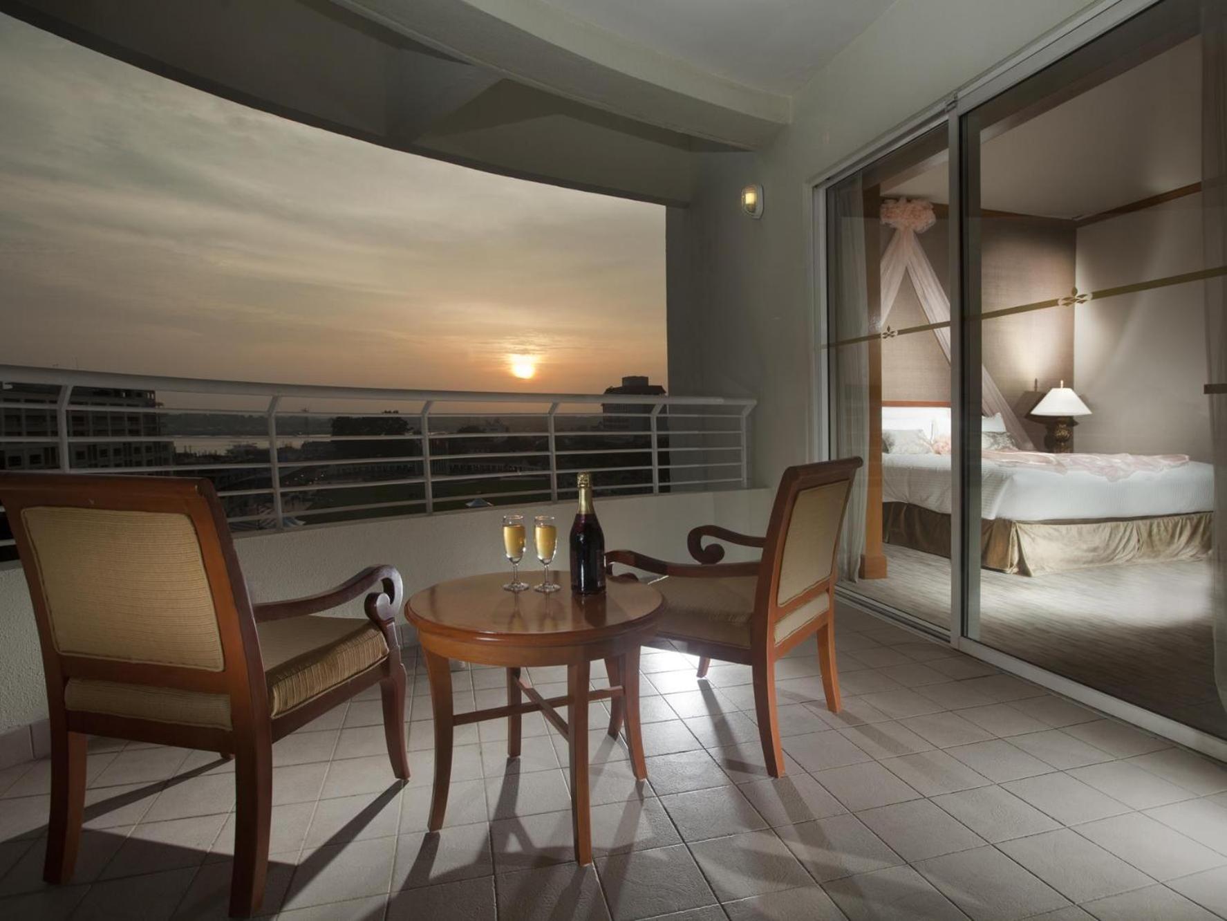 Premier Suite photo 3