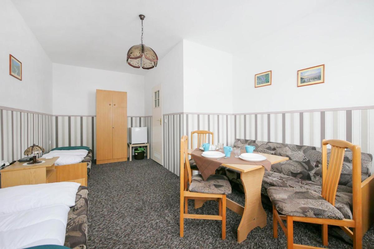 Double Room with Private Bathroom photo 2