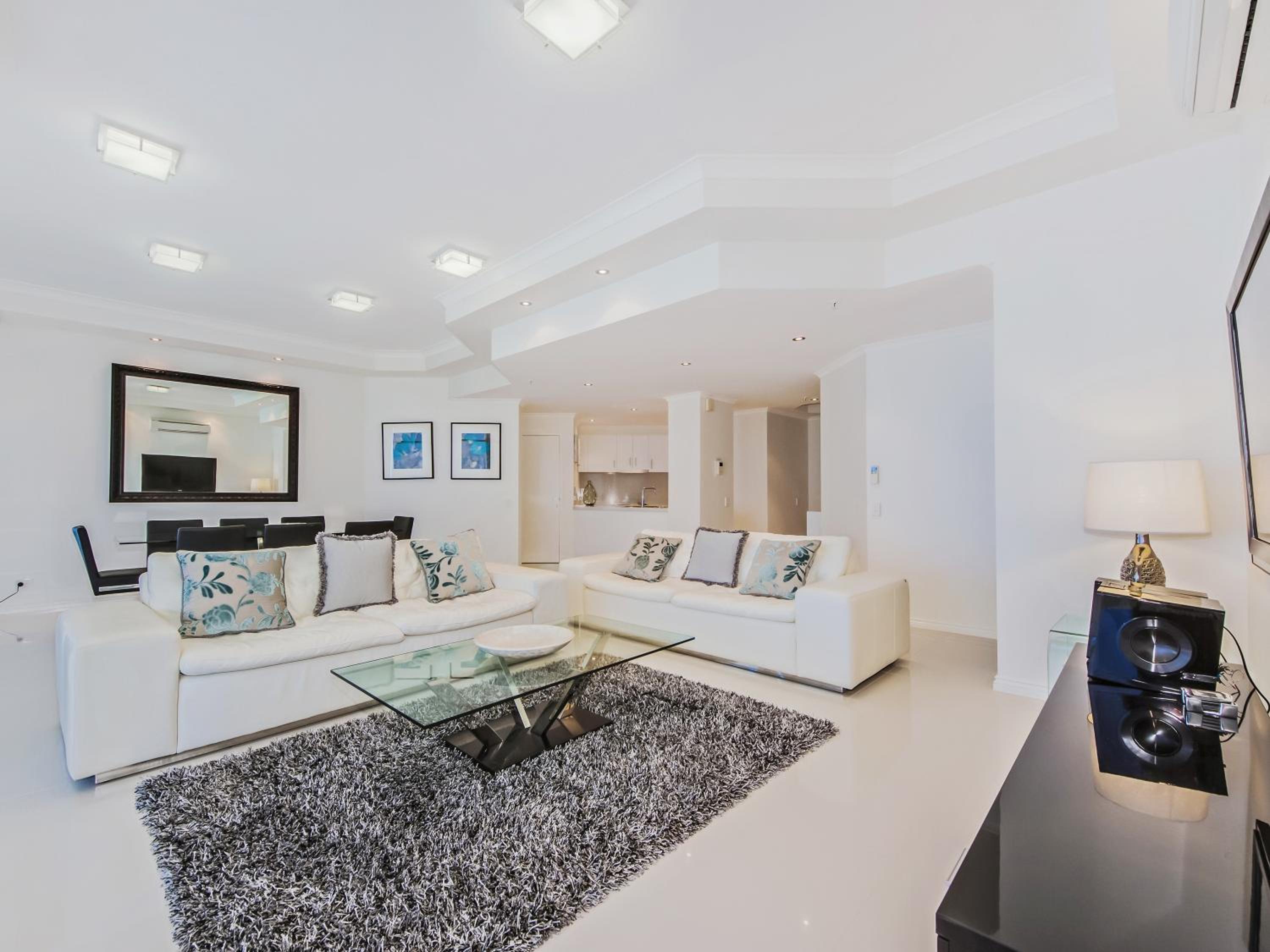 Superior One-Bedroom Apartment with Ocean View