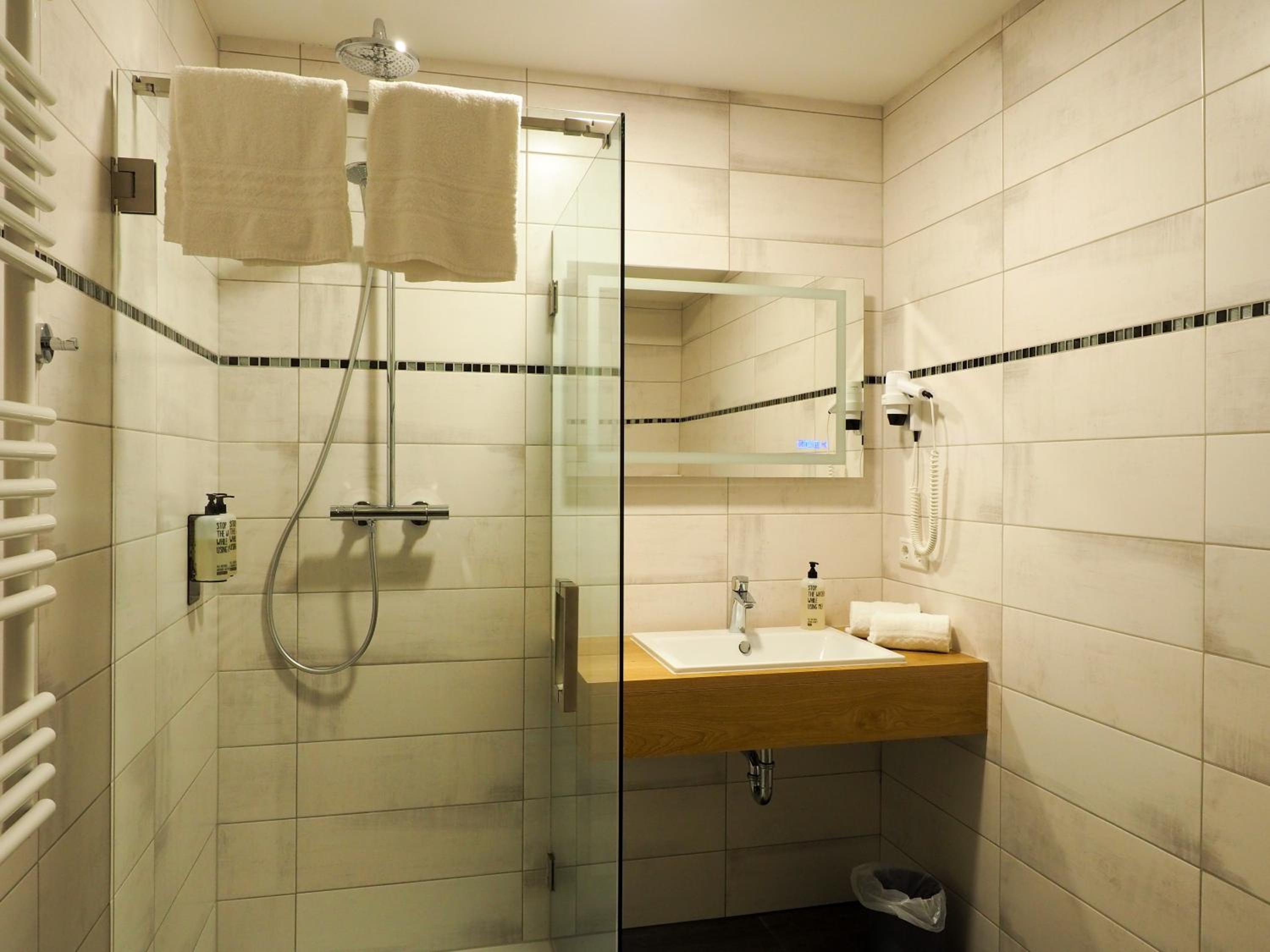 Standard Double Room - Photo 2
