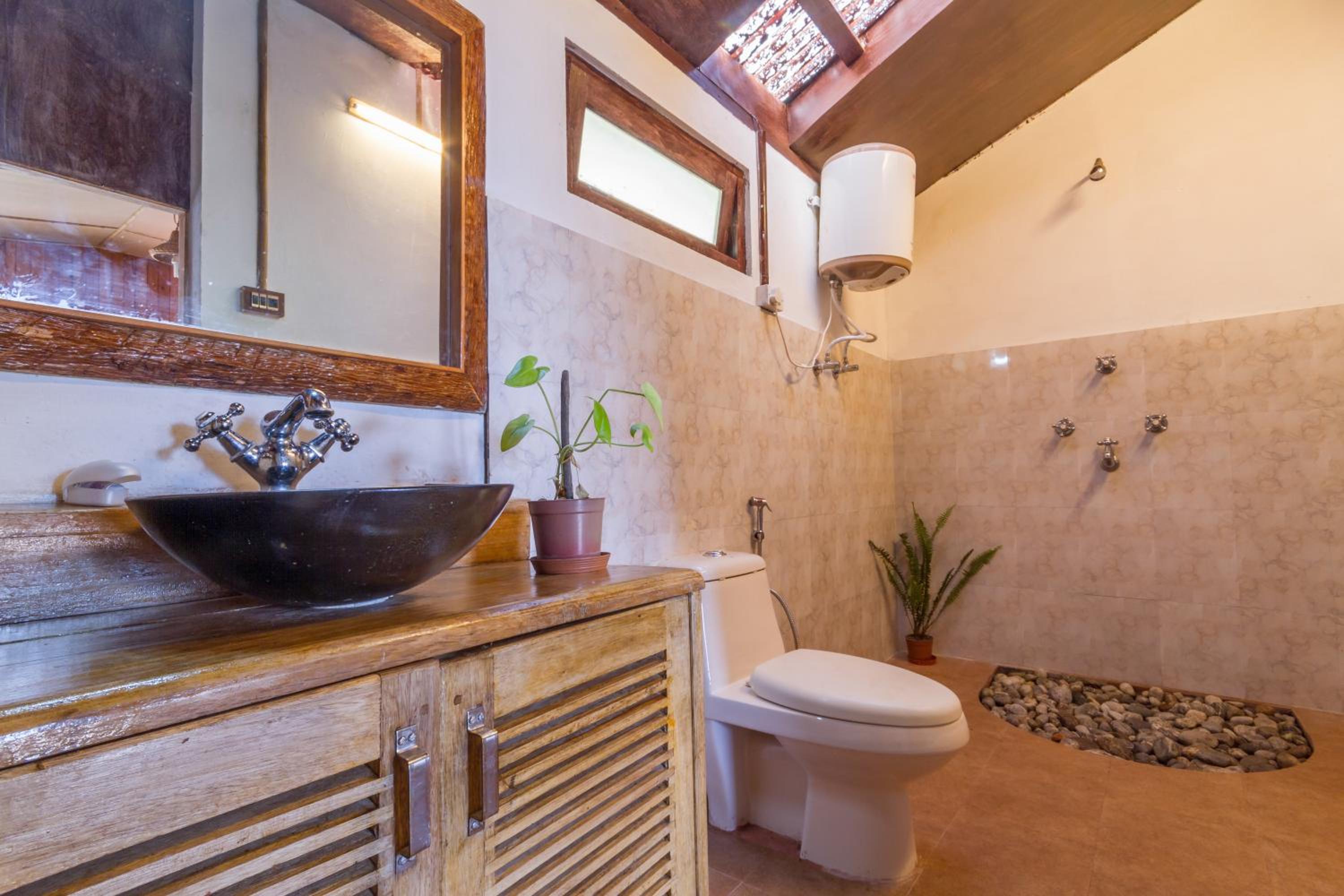 Double or Twin Room with Balcony - Photo 3