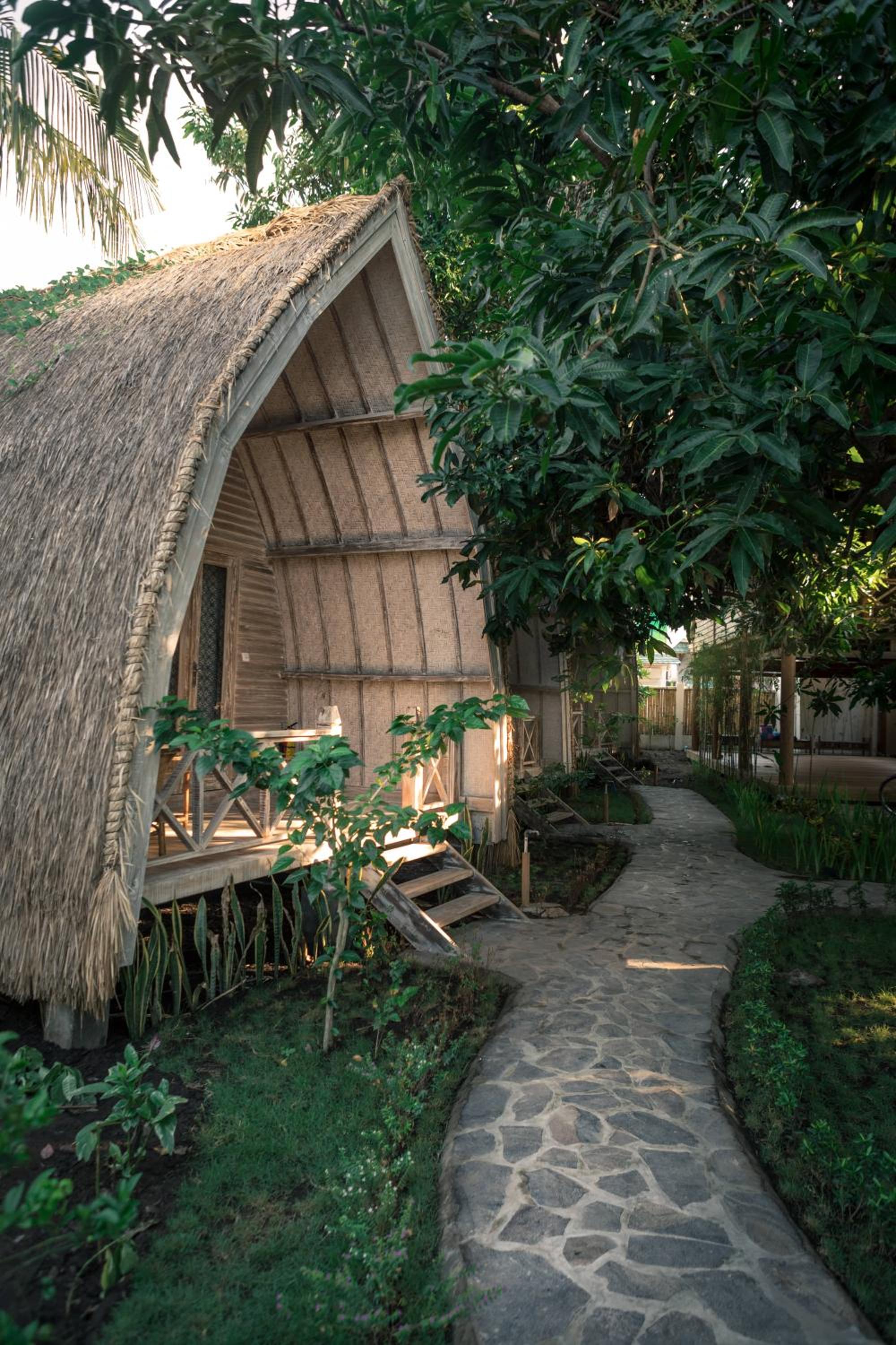 Deluxe Bungalow with Garden View photo 2