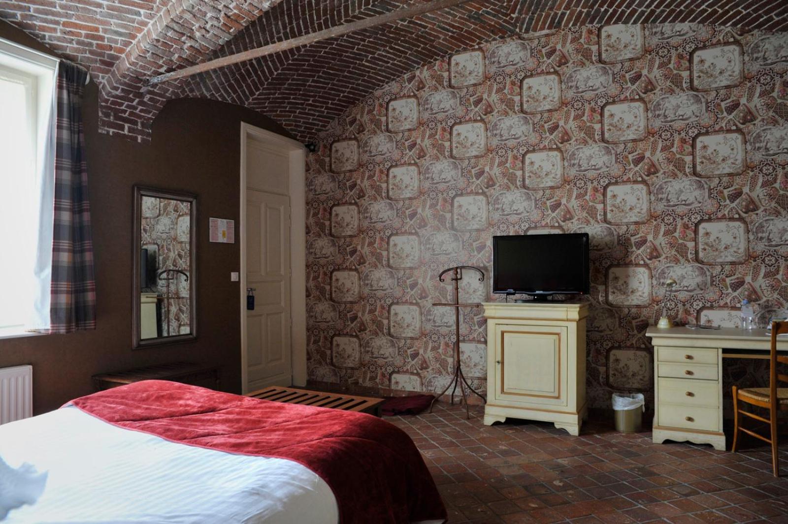 Queen Room - Photo 16