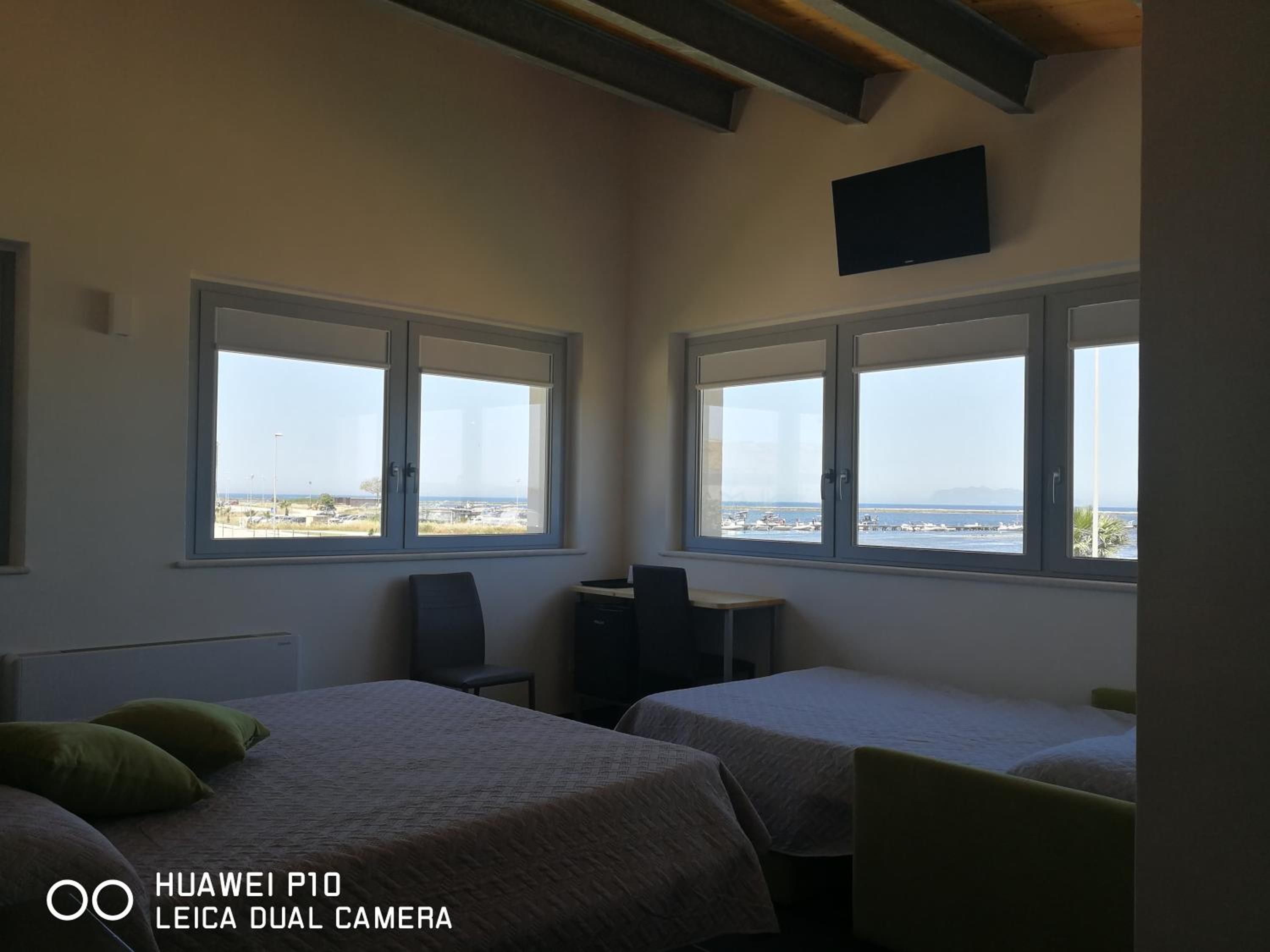 Family Room with Sea View photo 2