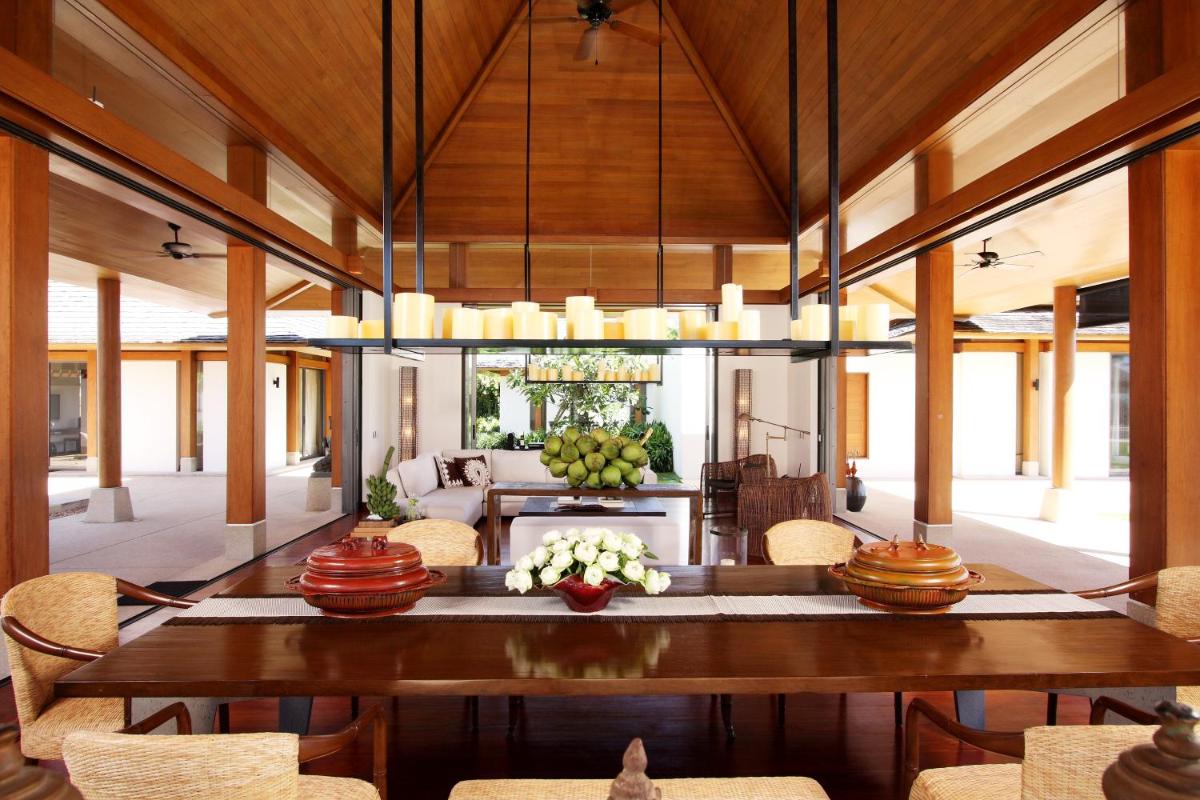 Six-Bedroom Villa  photo 2